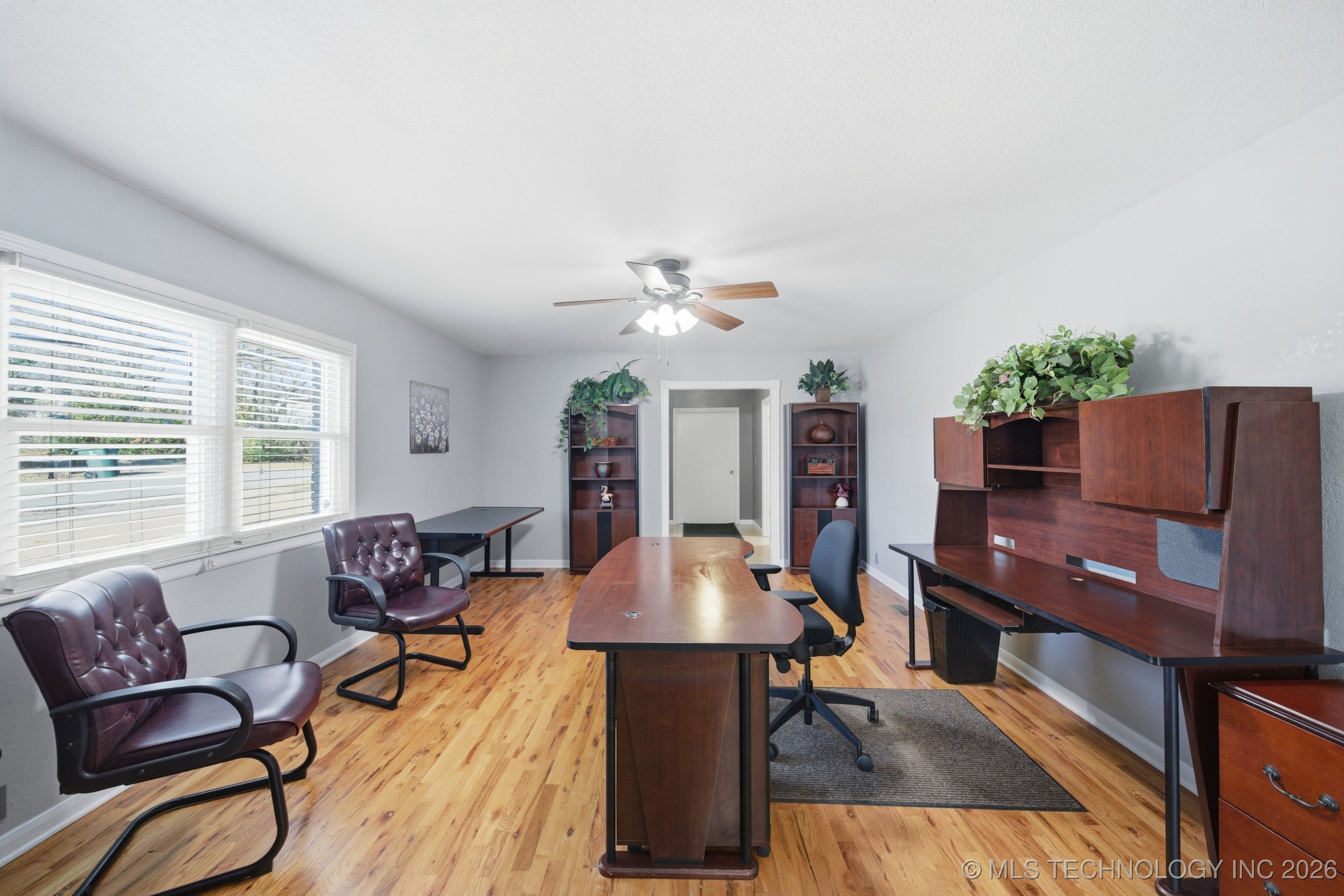 1718 W Broadway Street Property Photo 24