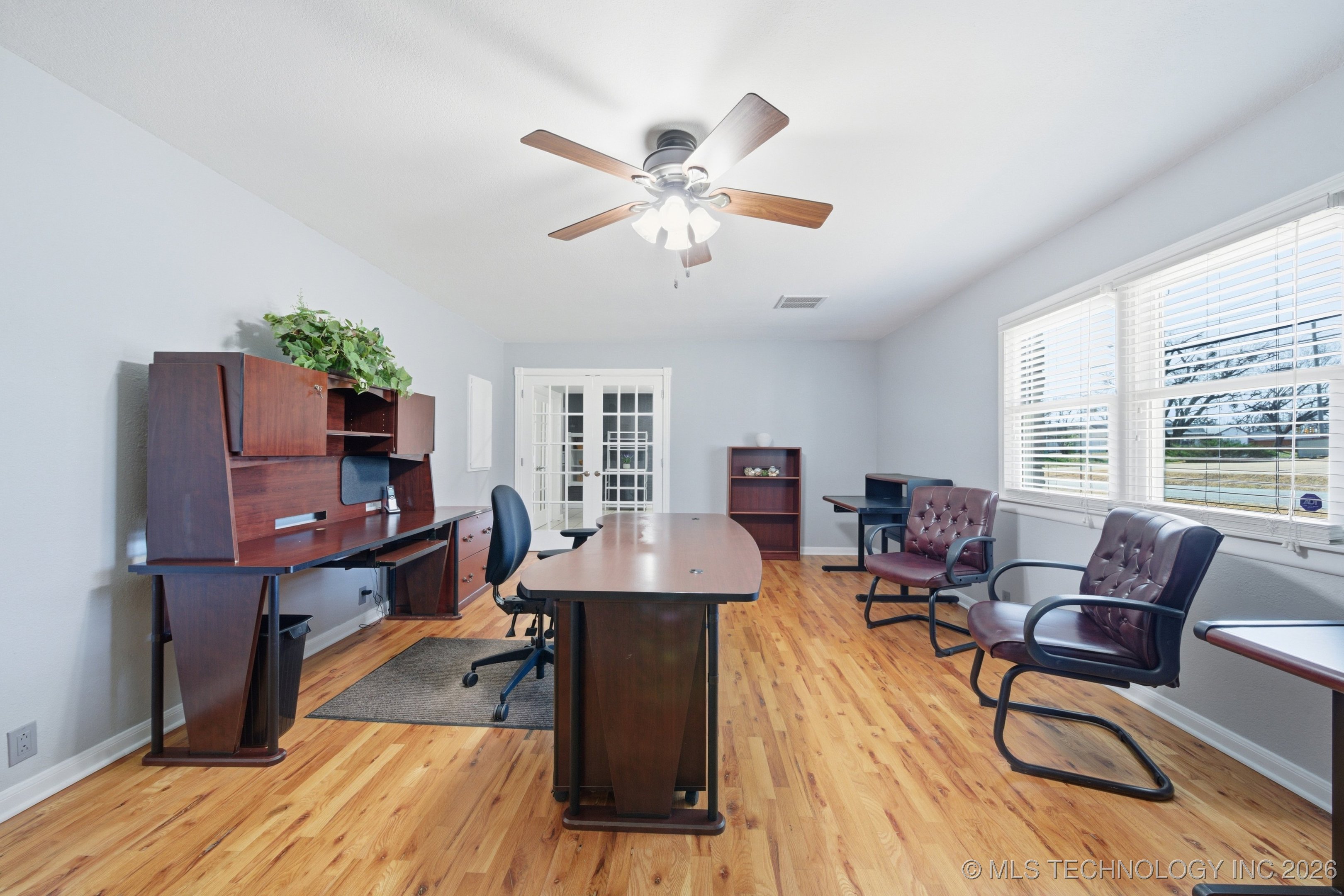 1718 W Broadway Street Property Photo 25