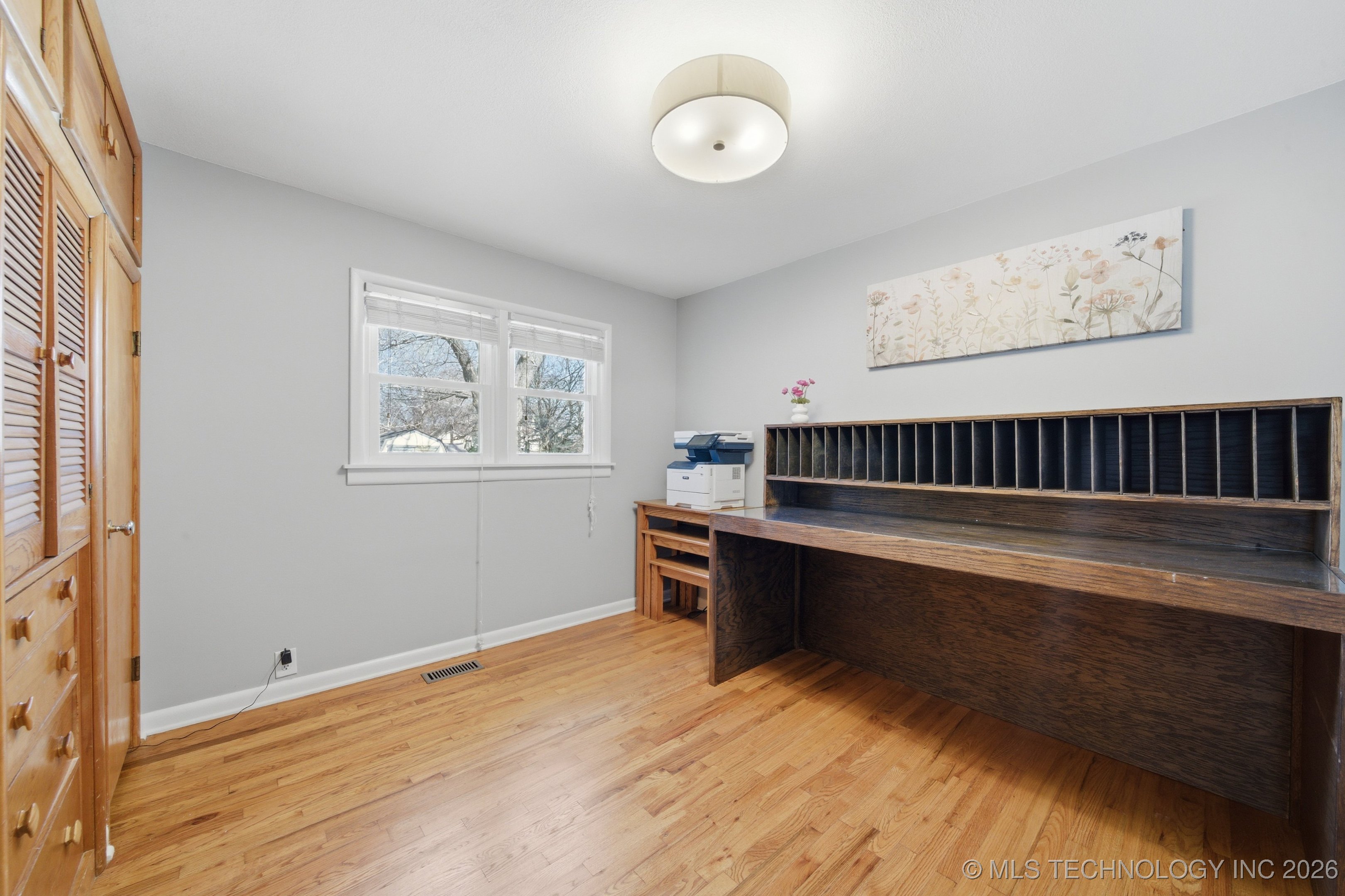 1718 W Broadway Street Property Photo 28