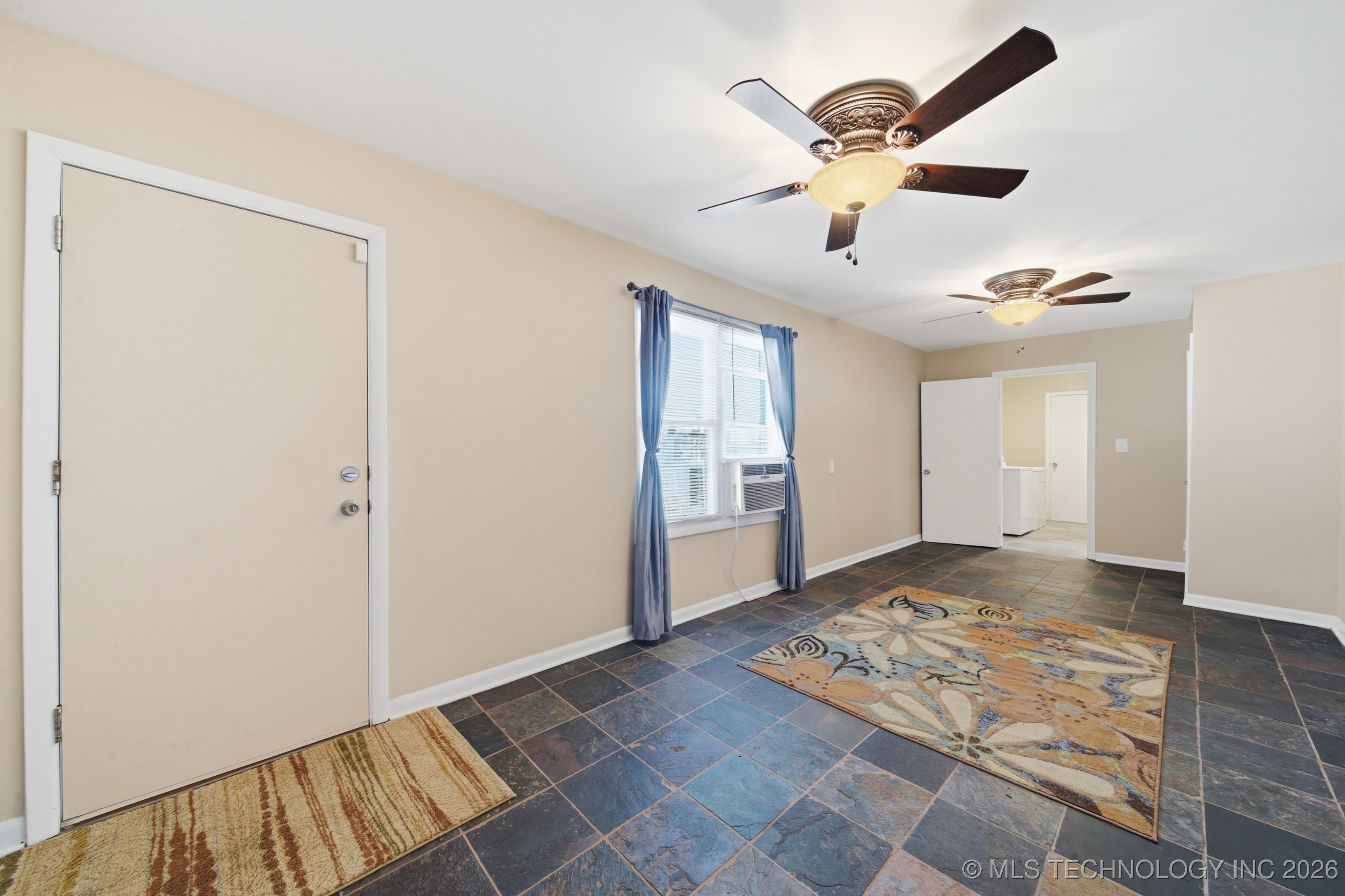 1718 W Broadway Street Property Photo 30