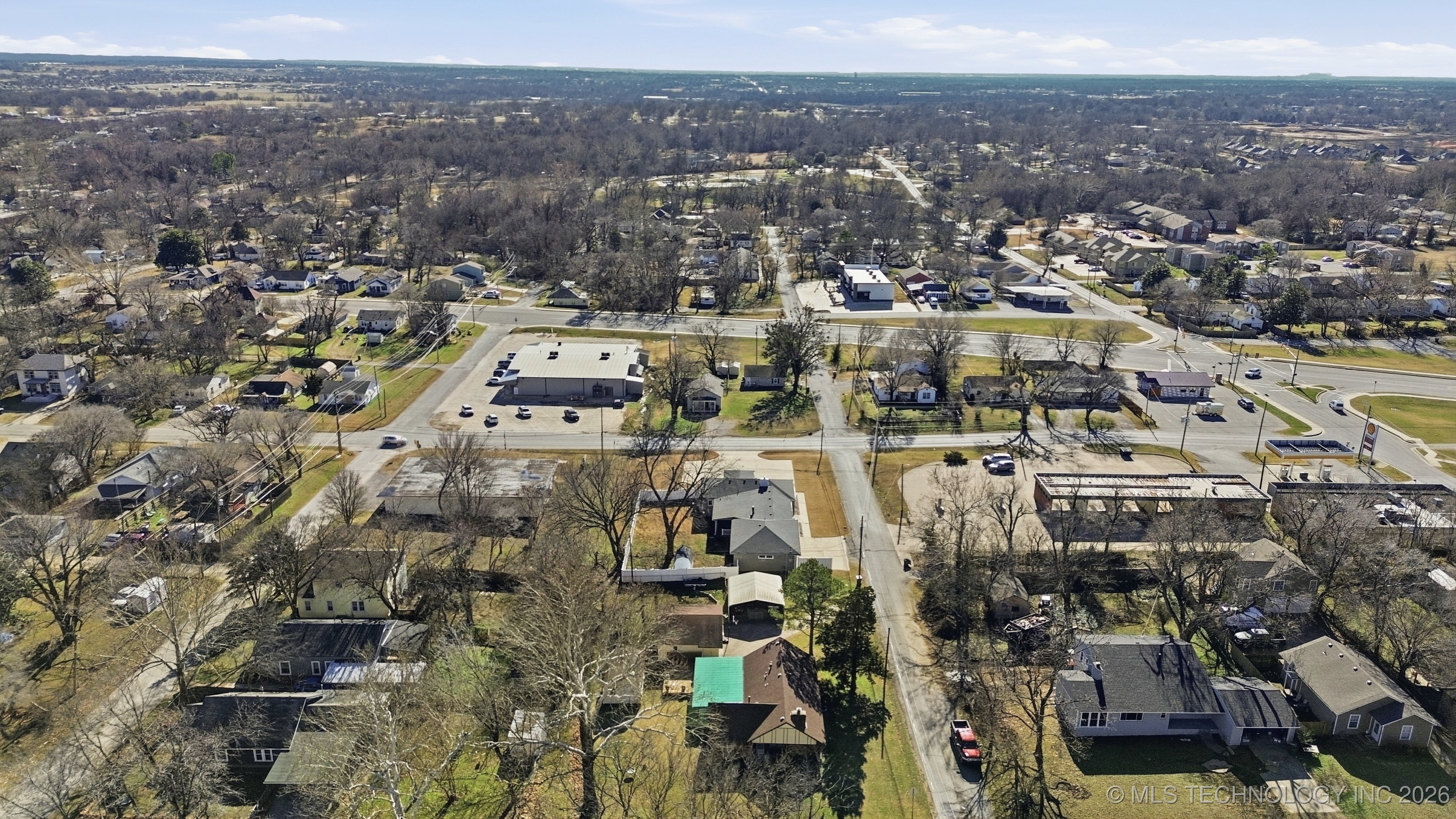 1718 W Broadway Street Property Photo 38