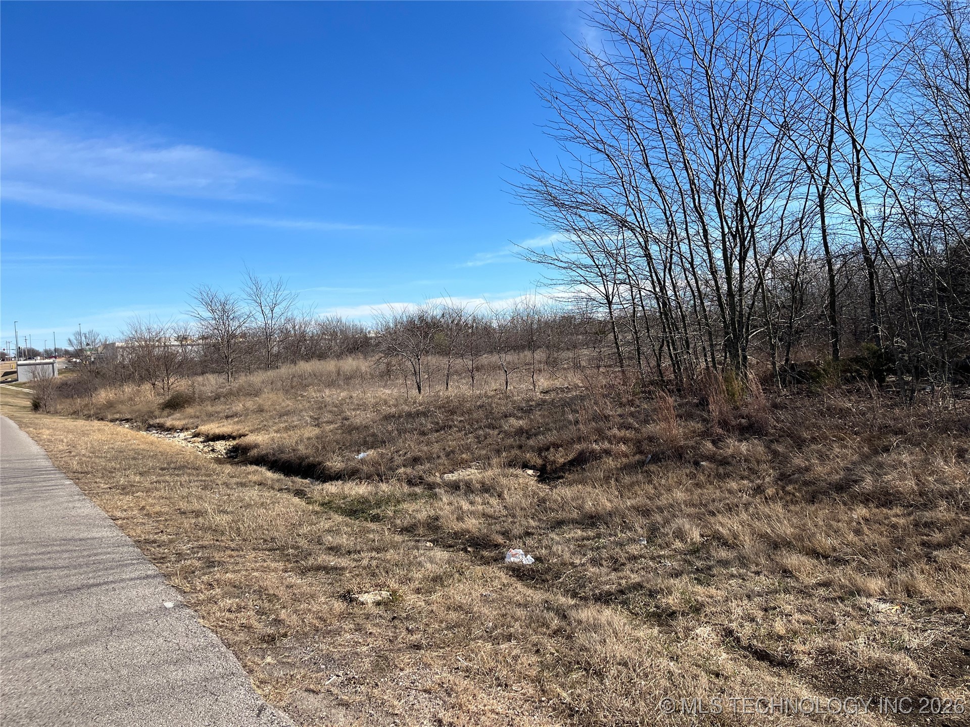 Smiley Road Property Photo 3