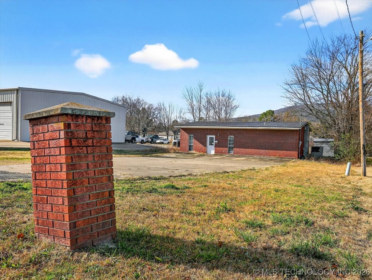 2203 N Broadway Property Photo 7