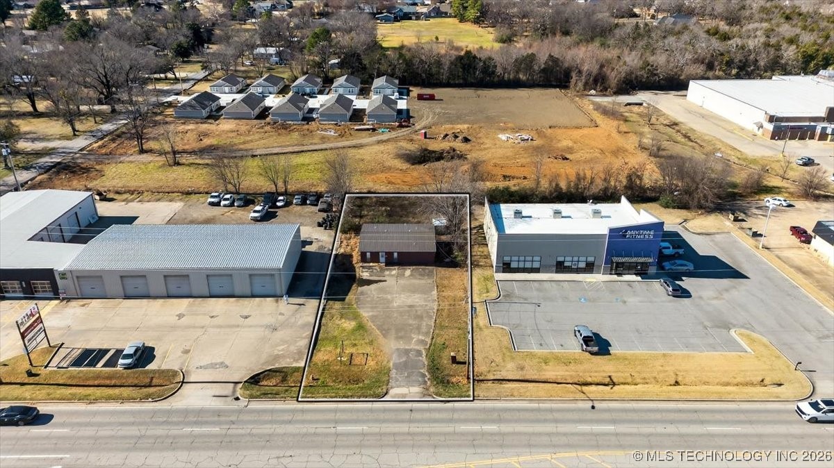 2203 N Broadway Property Photo 36