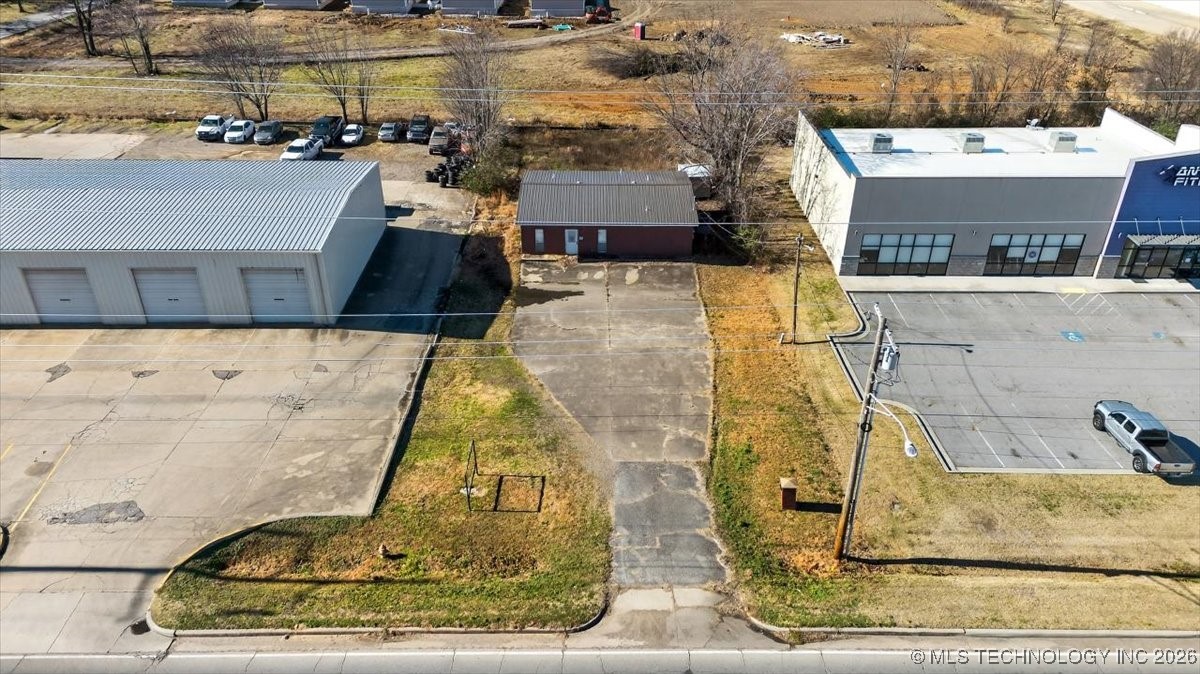 2203 N Broadway Property Photo 37