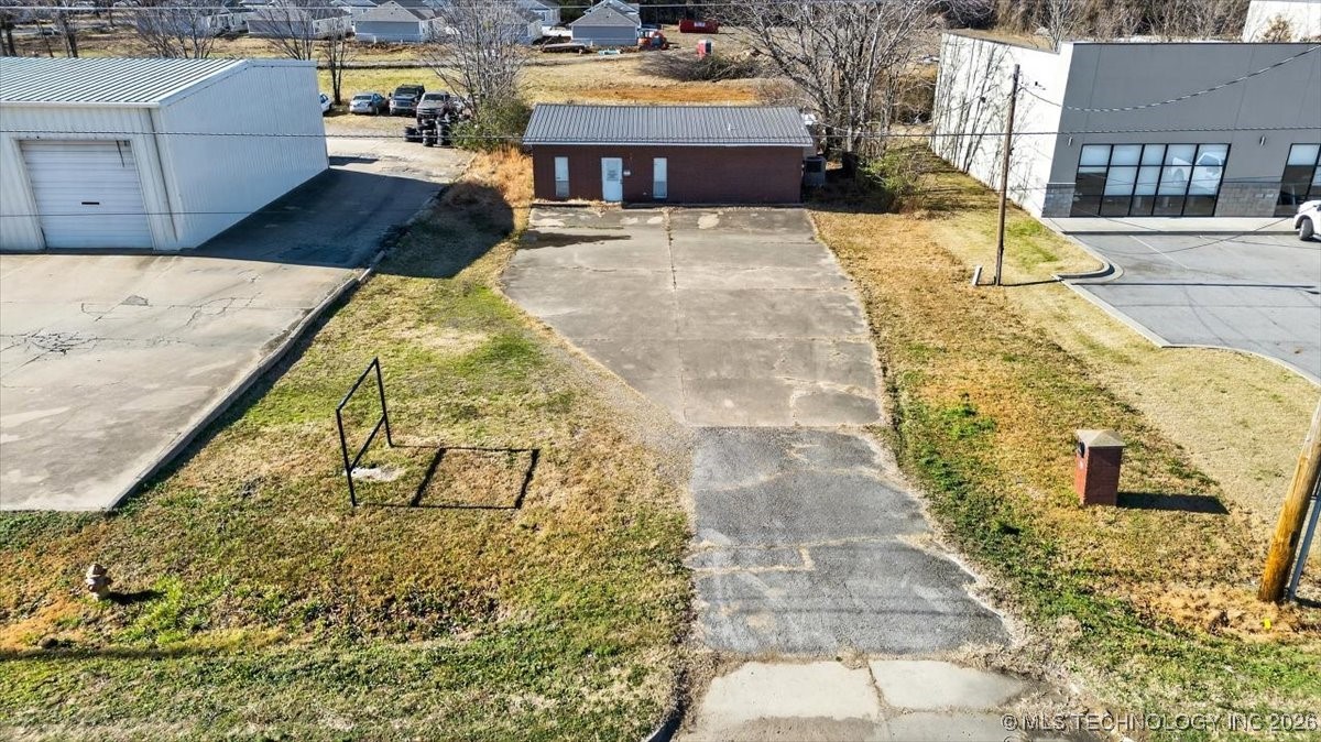 2203 N Broadway Property Photo 38