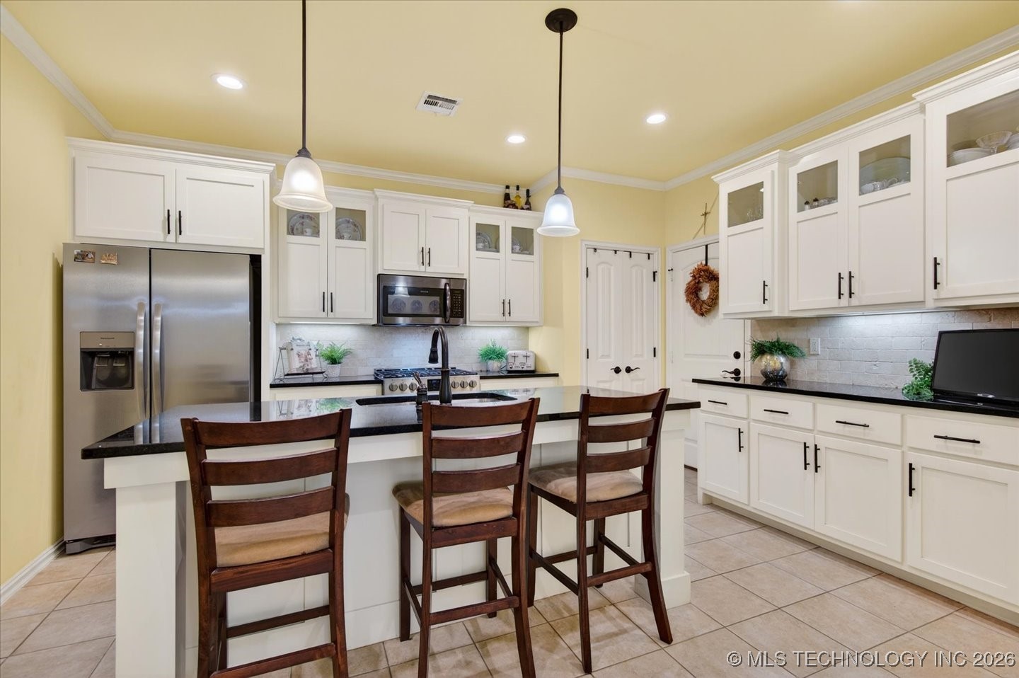 3227 Boardwalk Court Property Photo 5