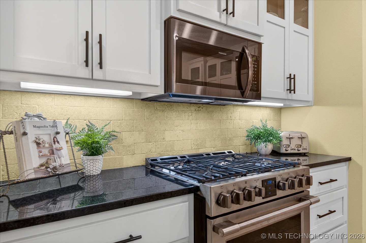 3227 Boardwalk Court Property Photo 6