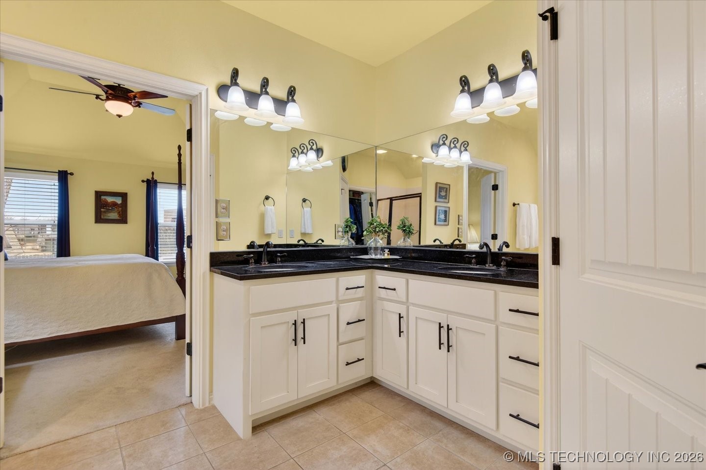 3227 Boardwalk Court Property Photo 19