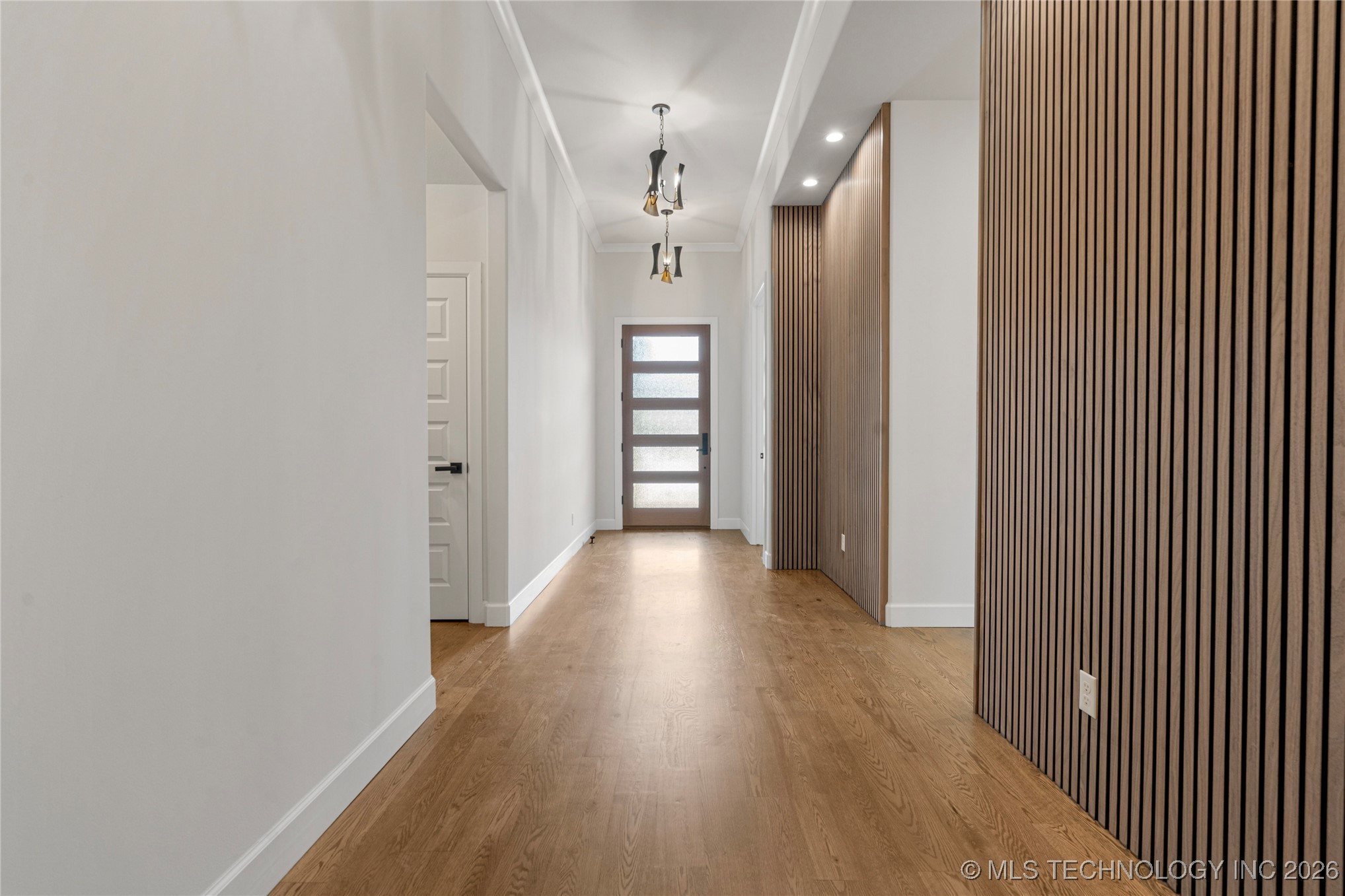 11927 S Vandalia Avenue Property Photo 4