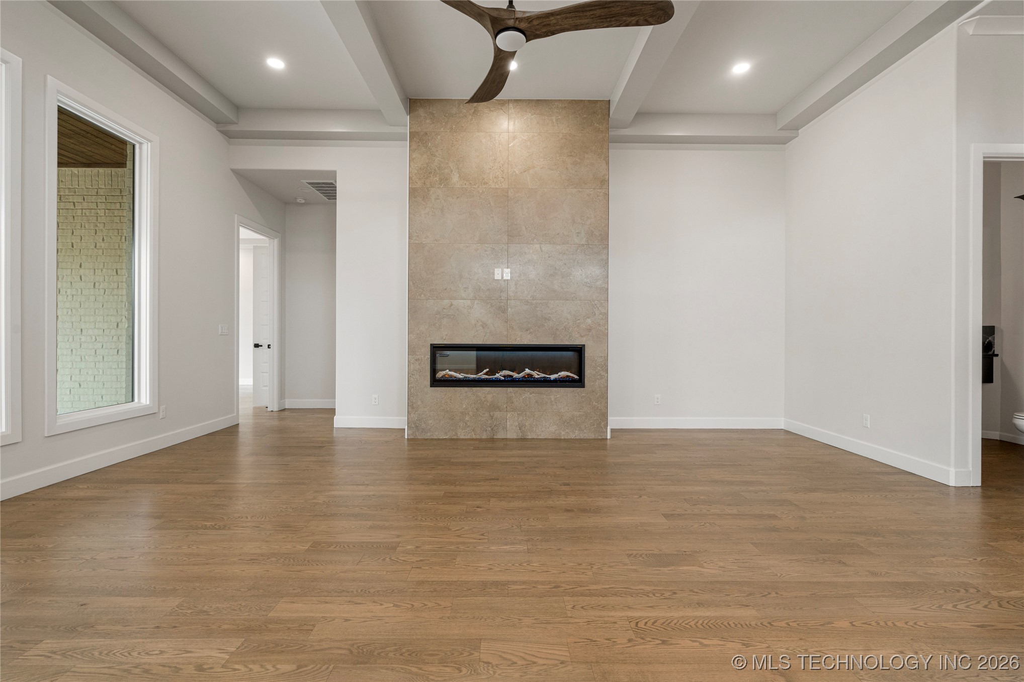 11927 S Vandalia Avenue Property Photo 5