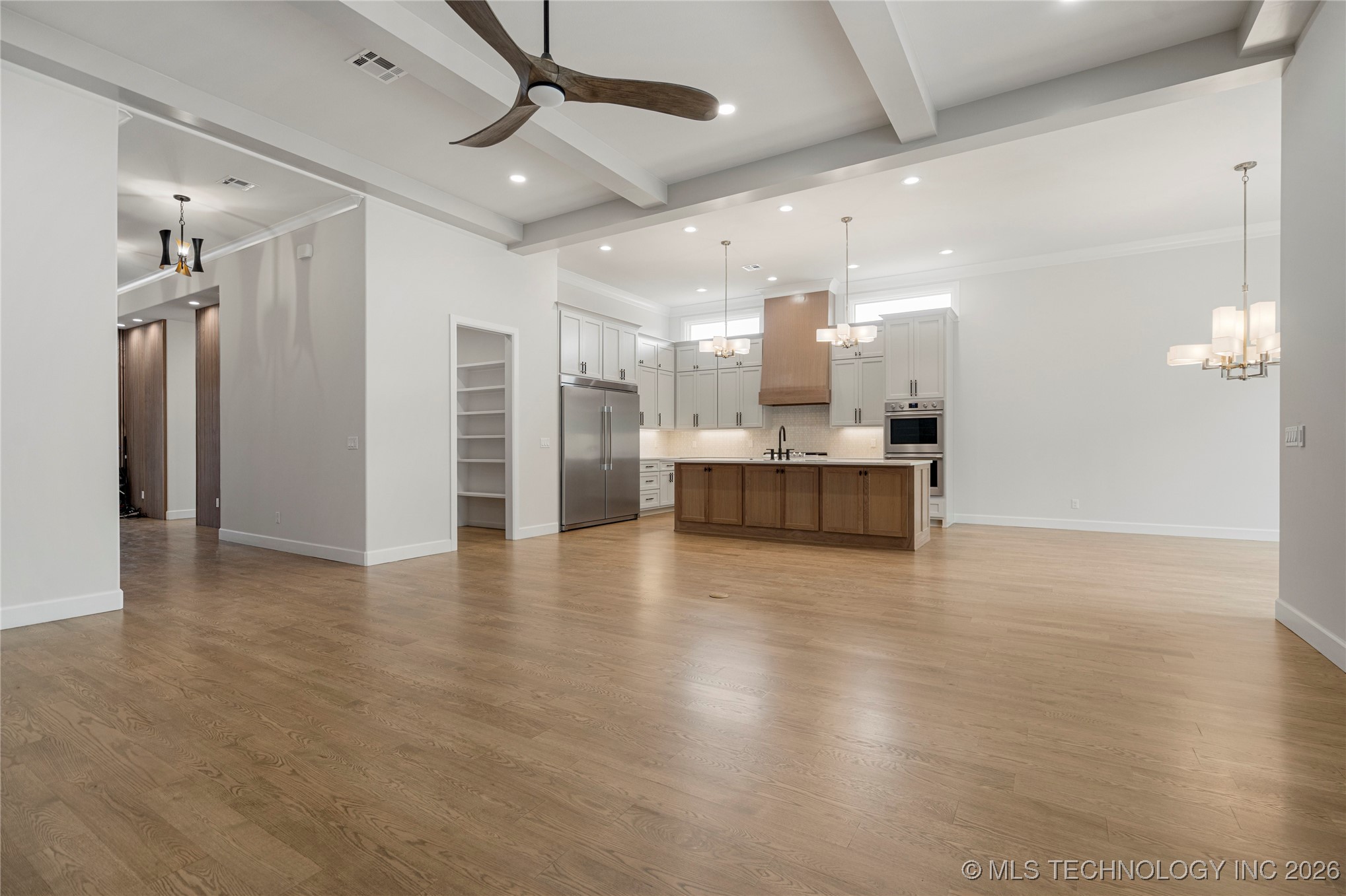 11927 S Vandalia Avenue Property Photo 7