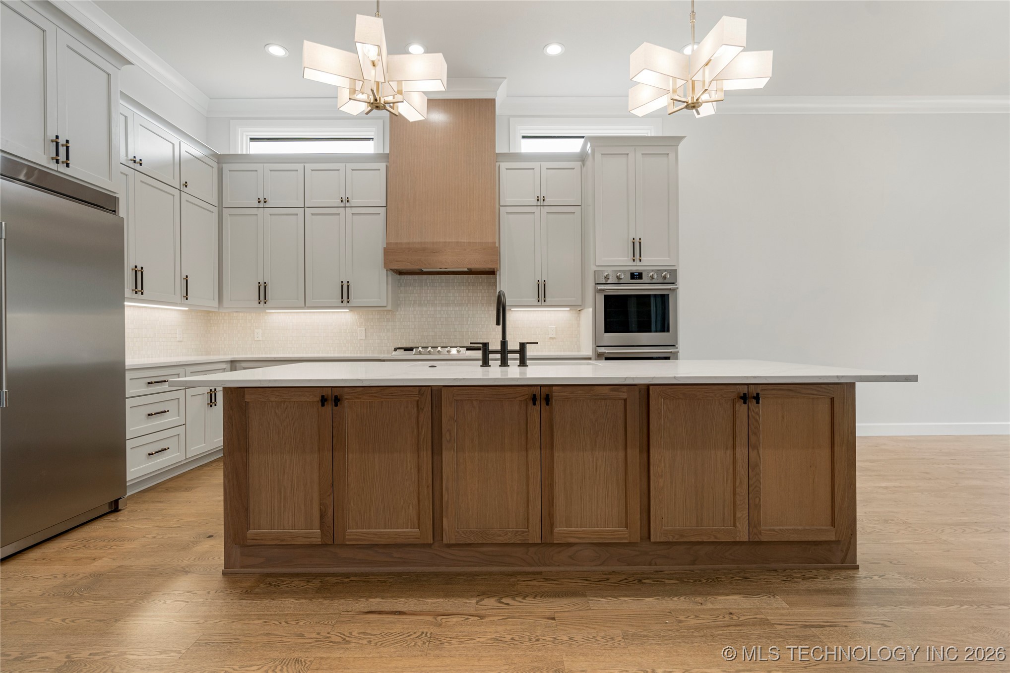 11927 S Vandalia Avenue Property Photo 8