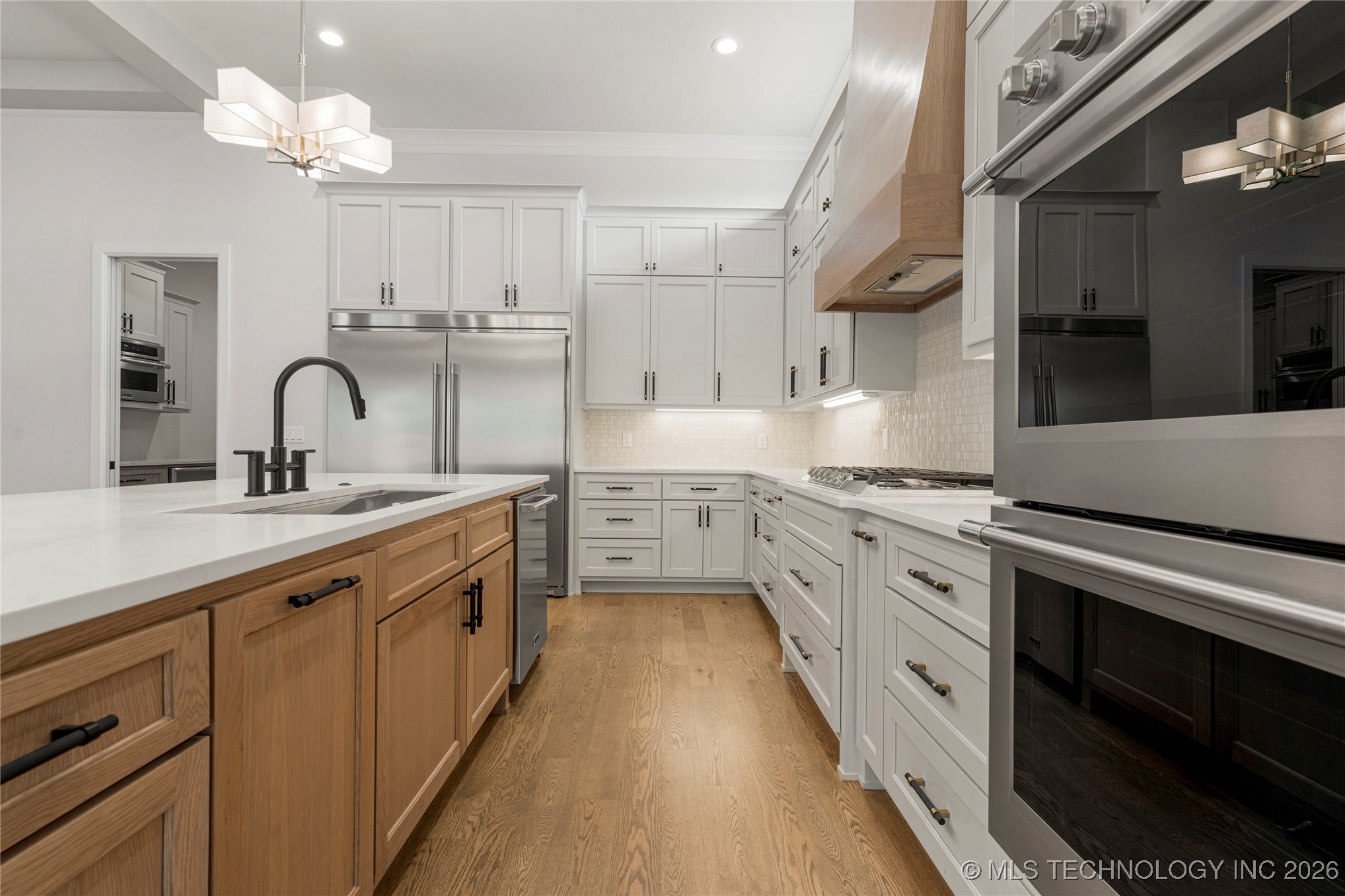 11927 S Vandalia Avenue Property Photo 10