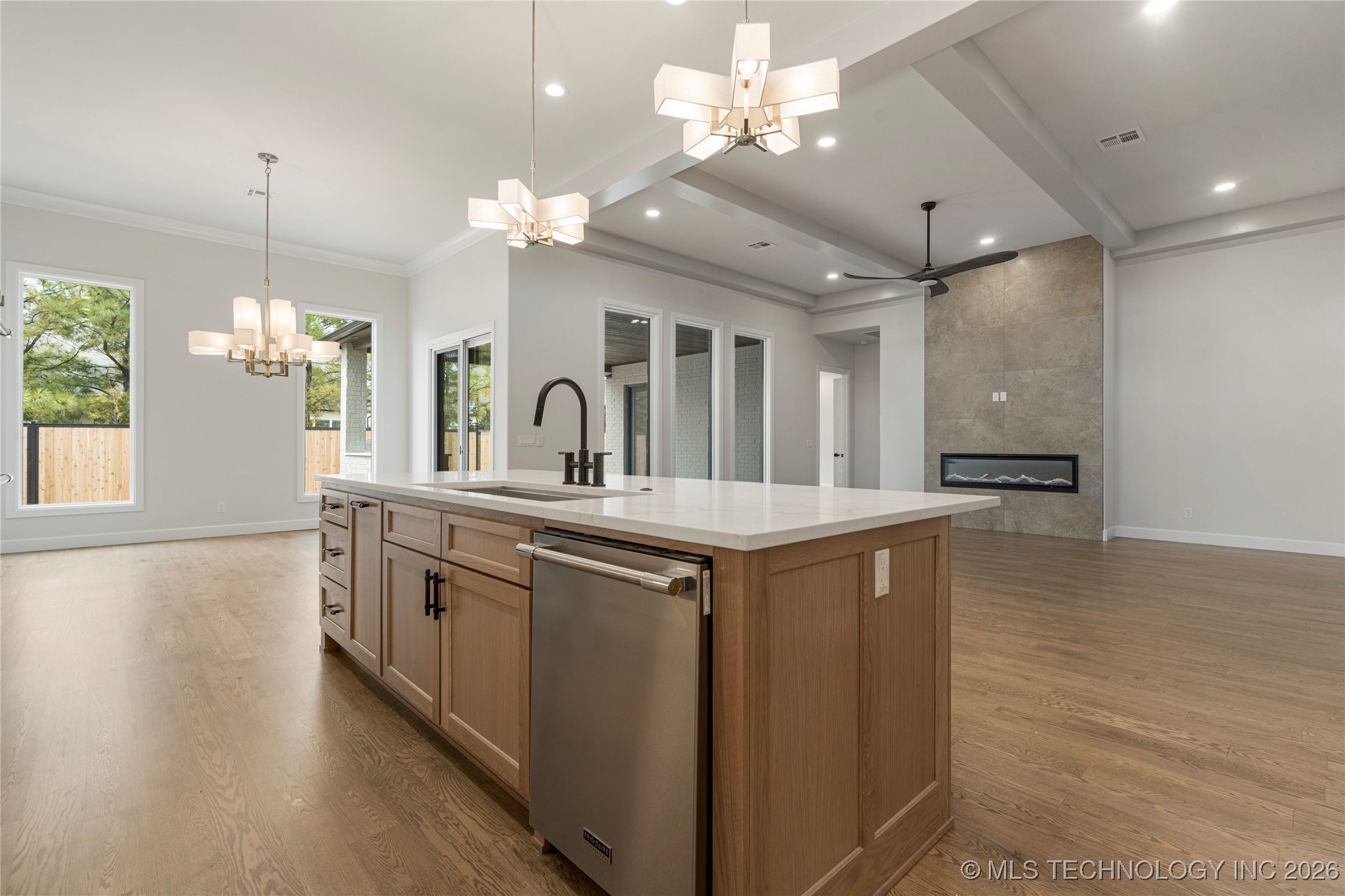 11927 S Vandalia Avenue Property Photo 12