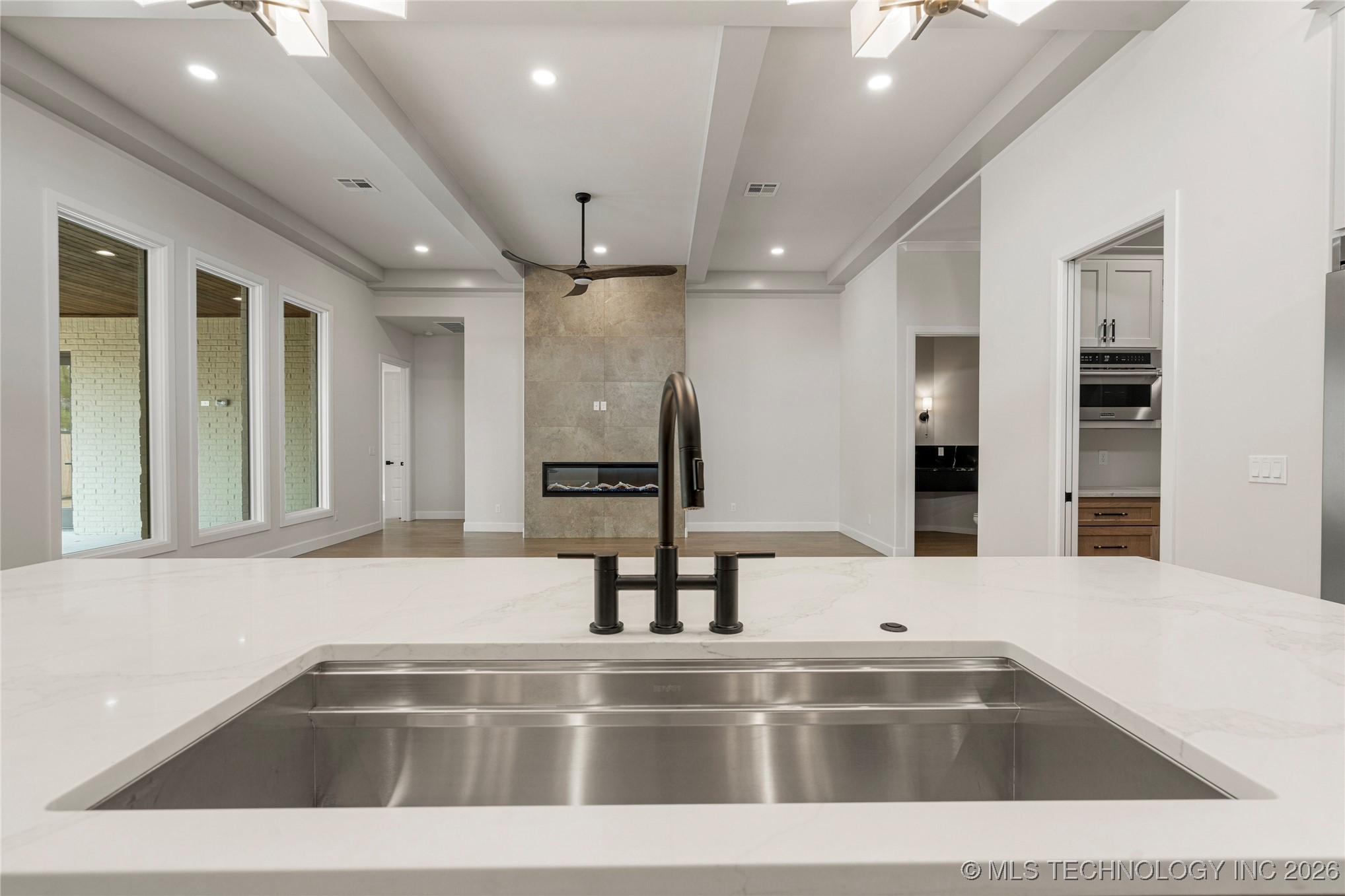 11927 S Vandalia Avenue Property Photo 14