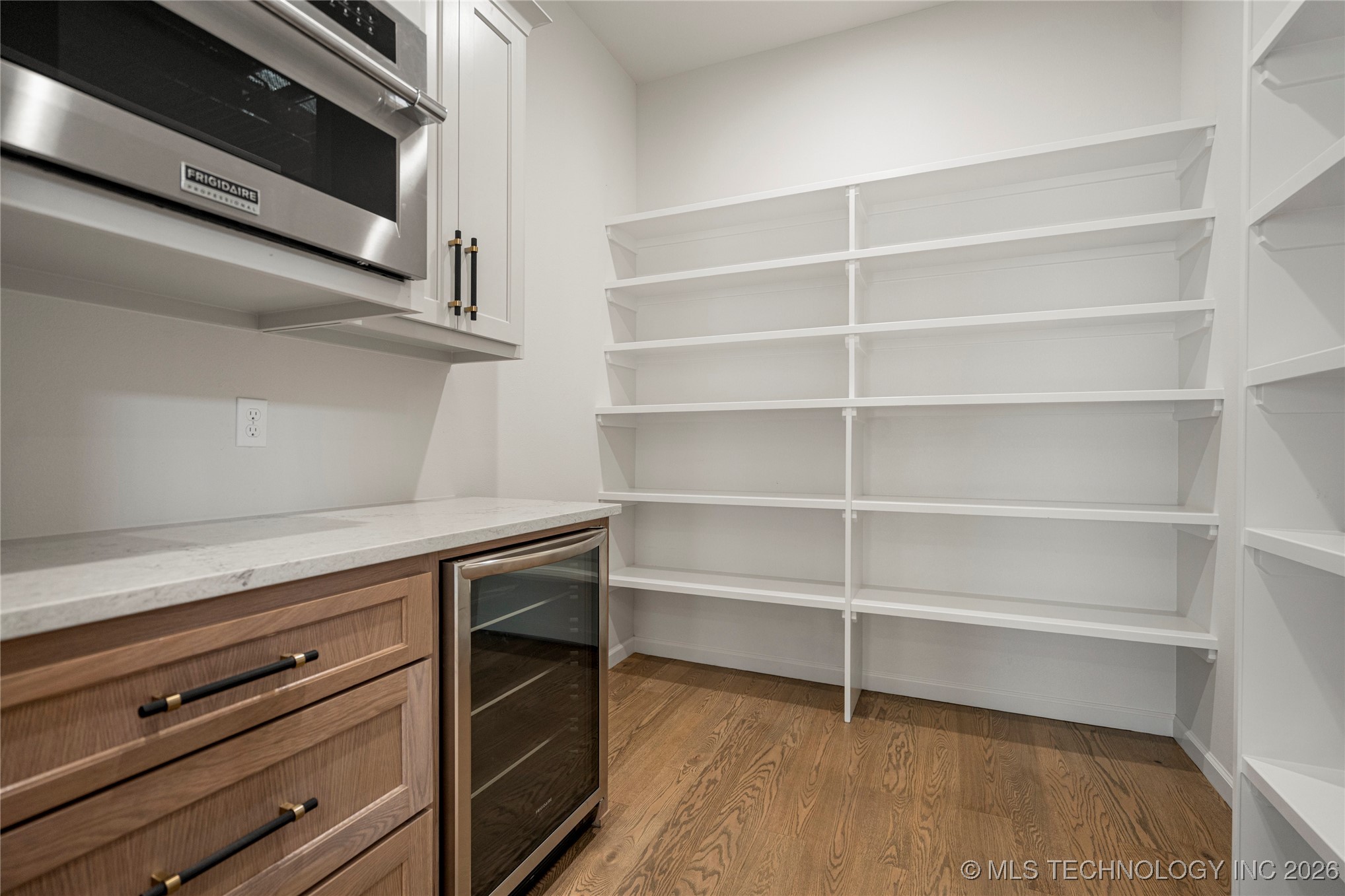 11927 S Vandalia Avenue Property Photo 17