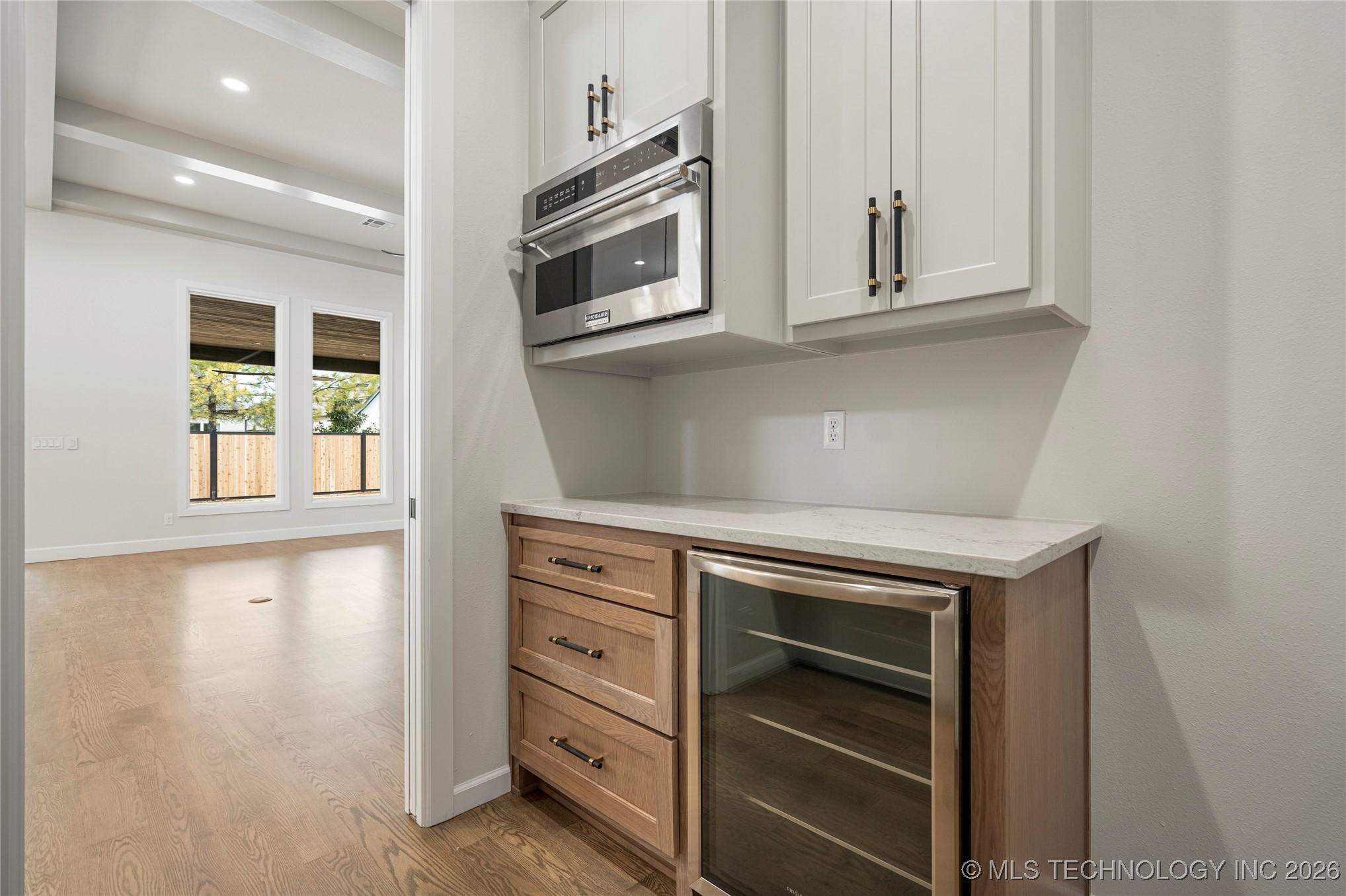 11927 S Vandalia Avenue Property Photo 18