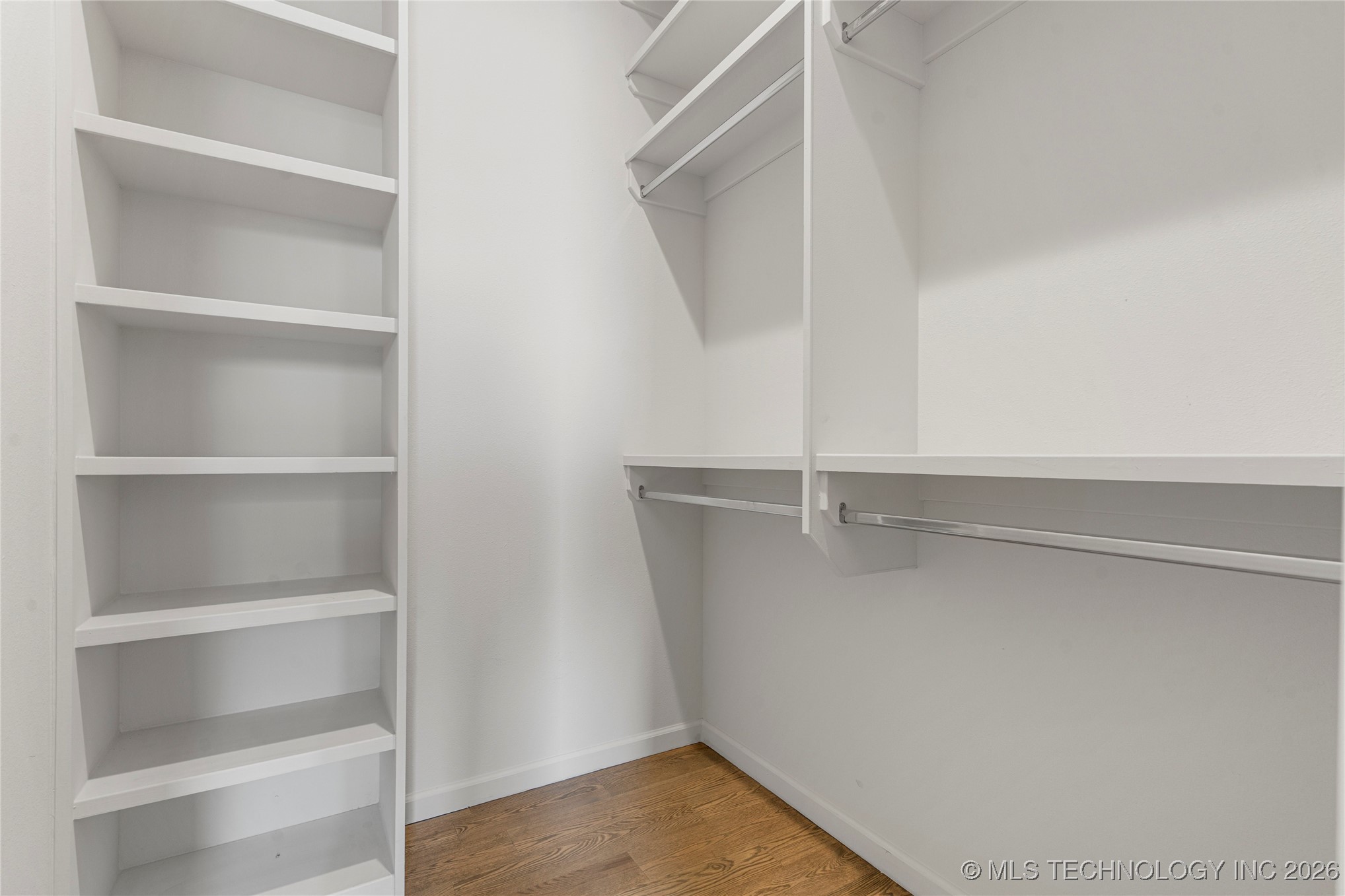 11927 S Vandalia Avenue Property Photo 23