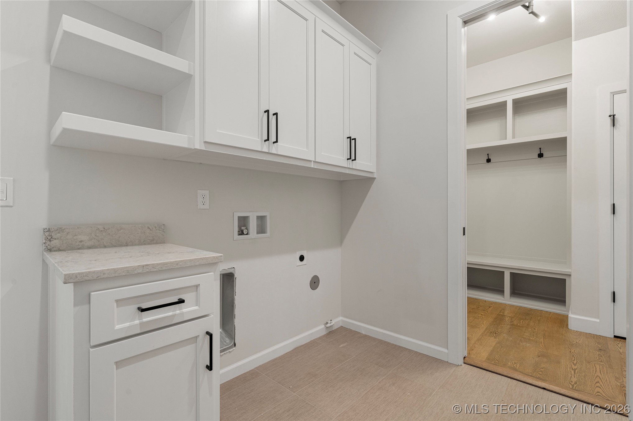 11927 S Vandalia Avenue Property Photo 39