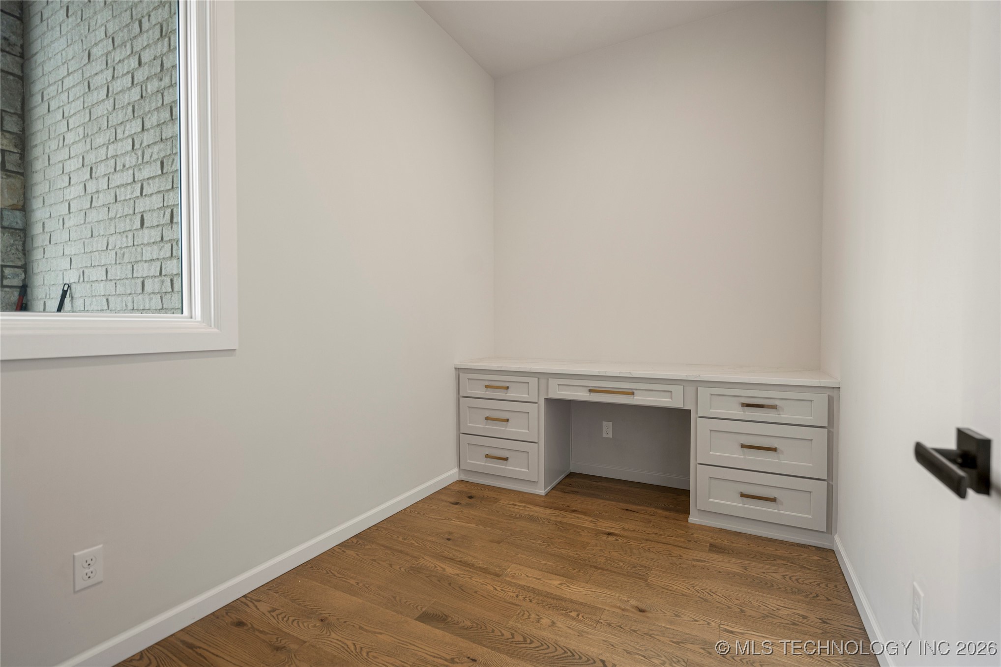 11927 S Vandalia Avenue Property Photo 47