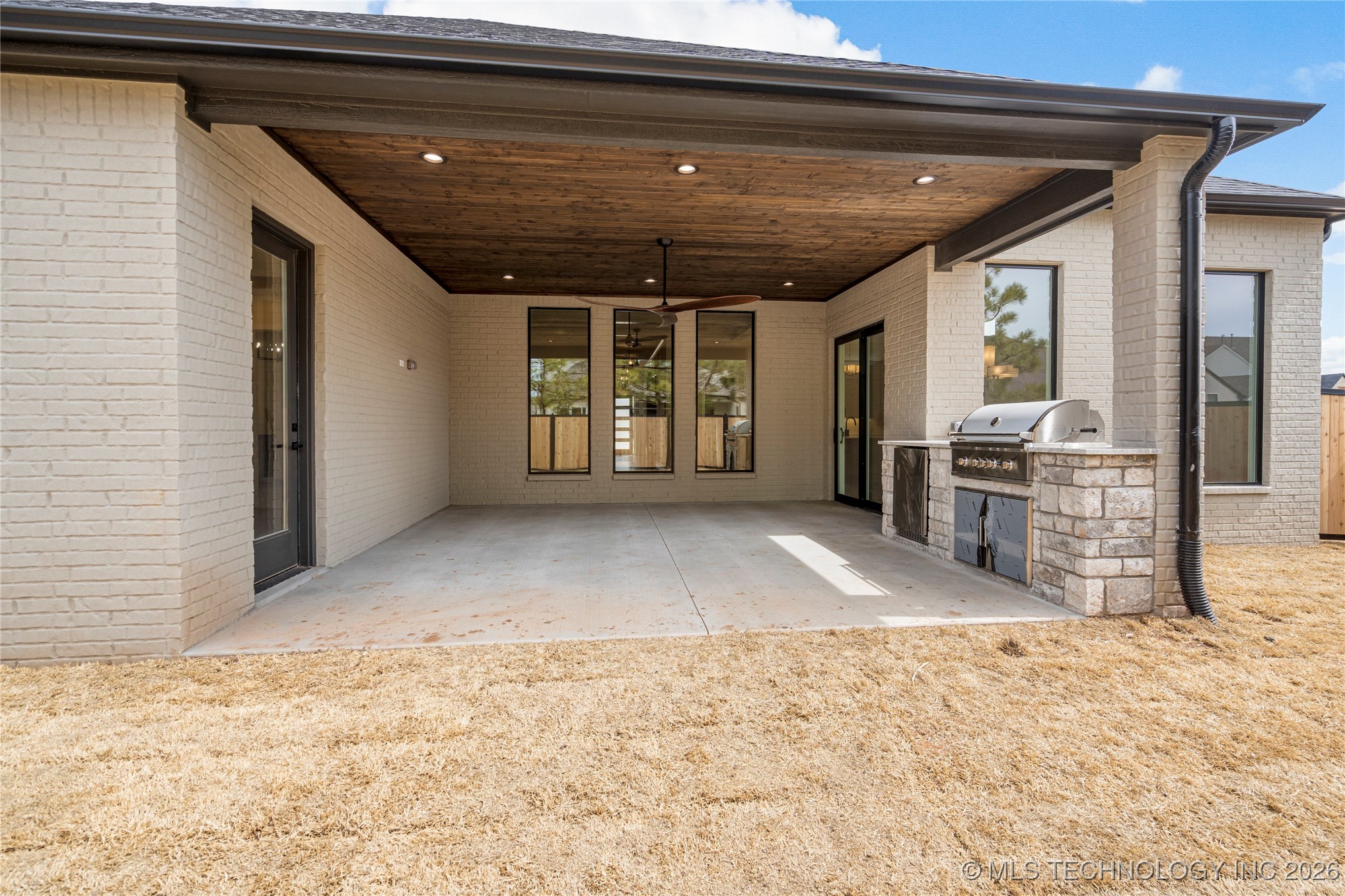 11927 S Vandalia Avenue Property Photo 57