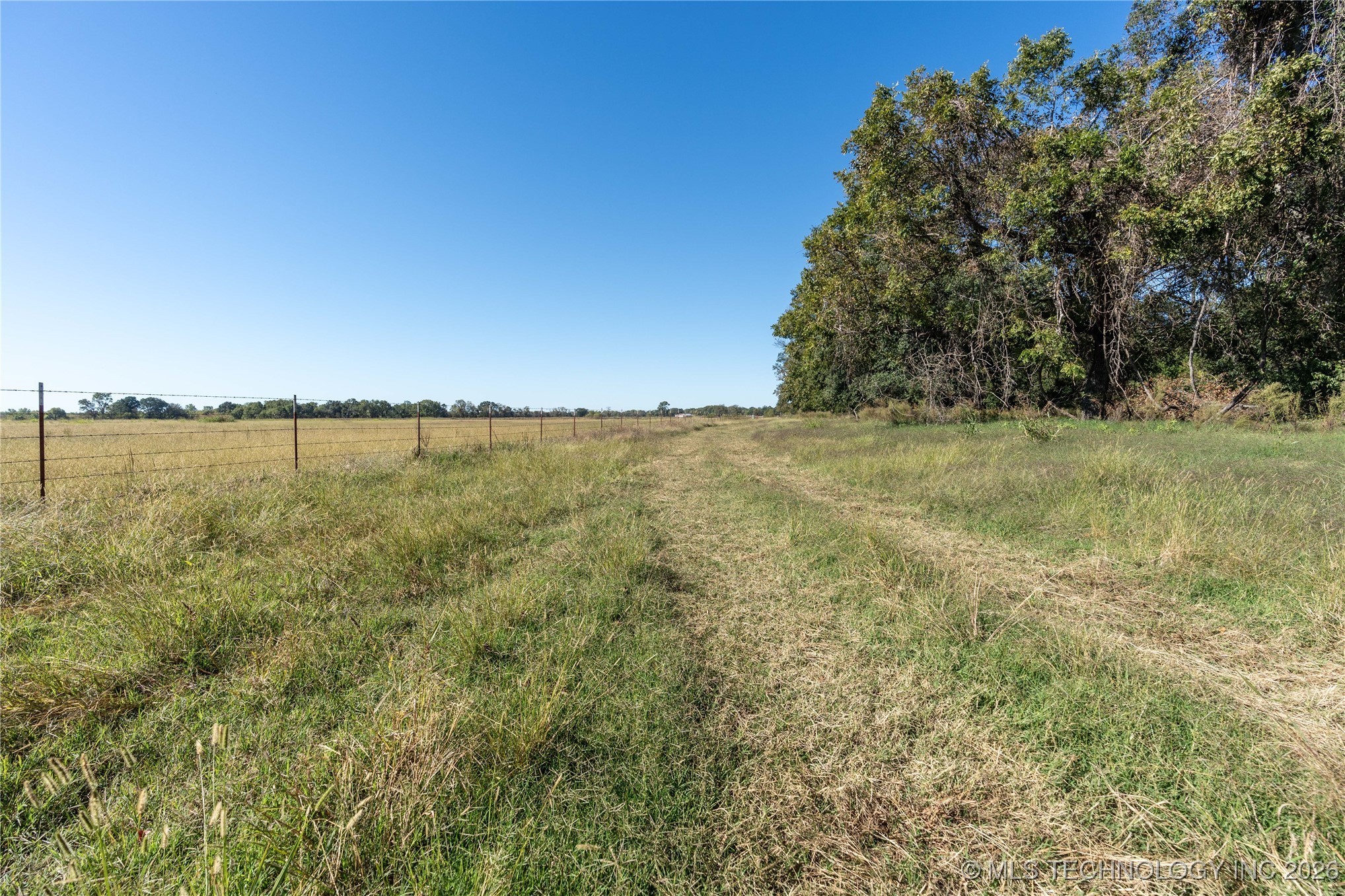 403238 E 1250 Property Photo 17