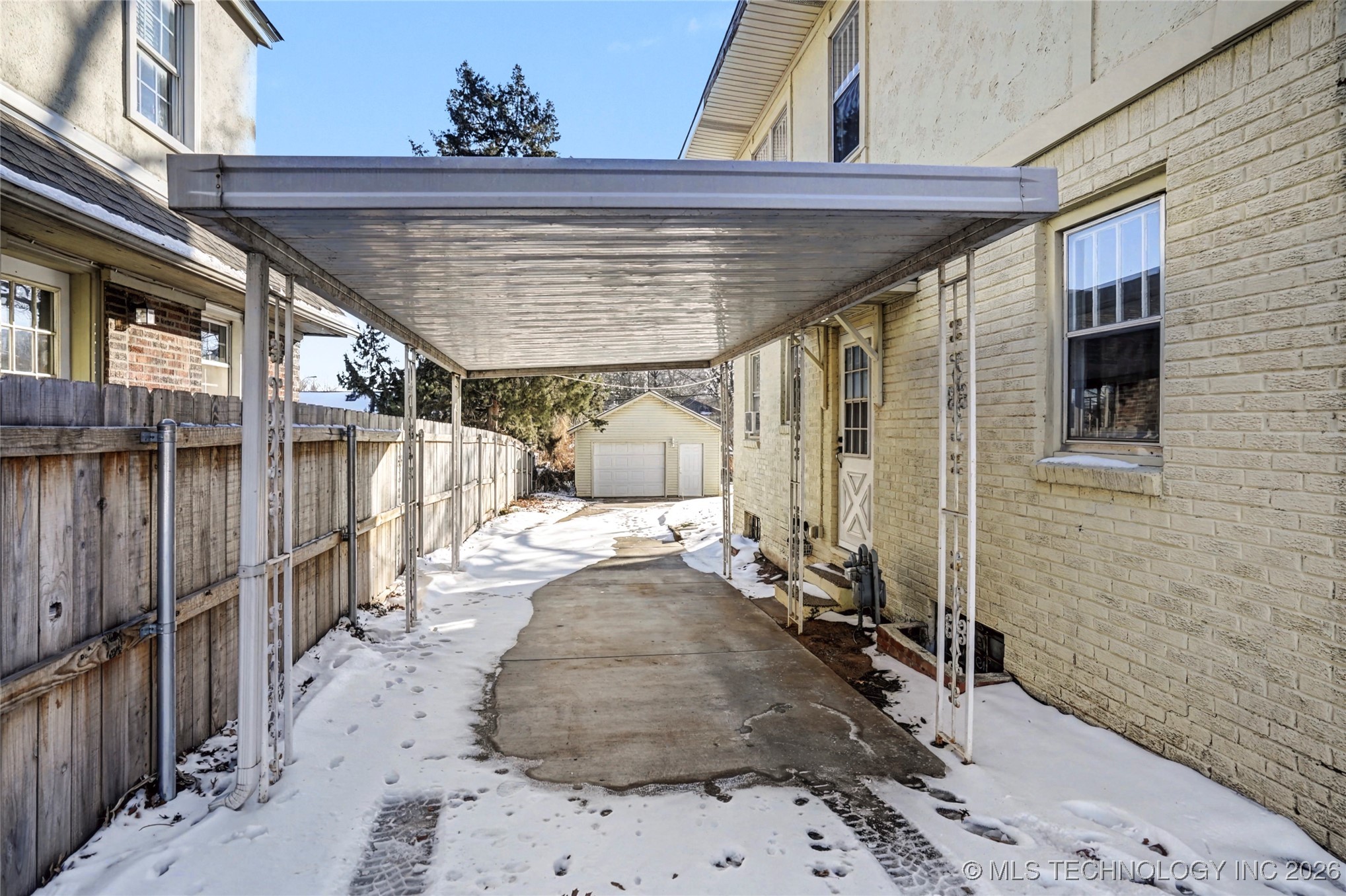 1307 S Frisco Avenue Property Photo 3