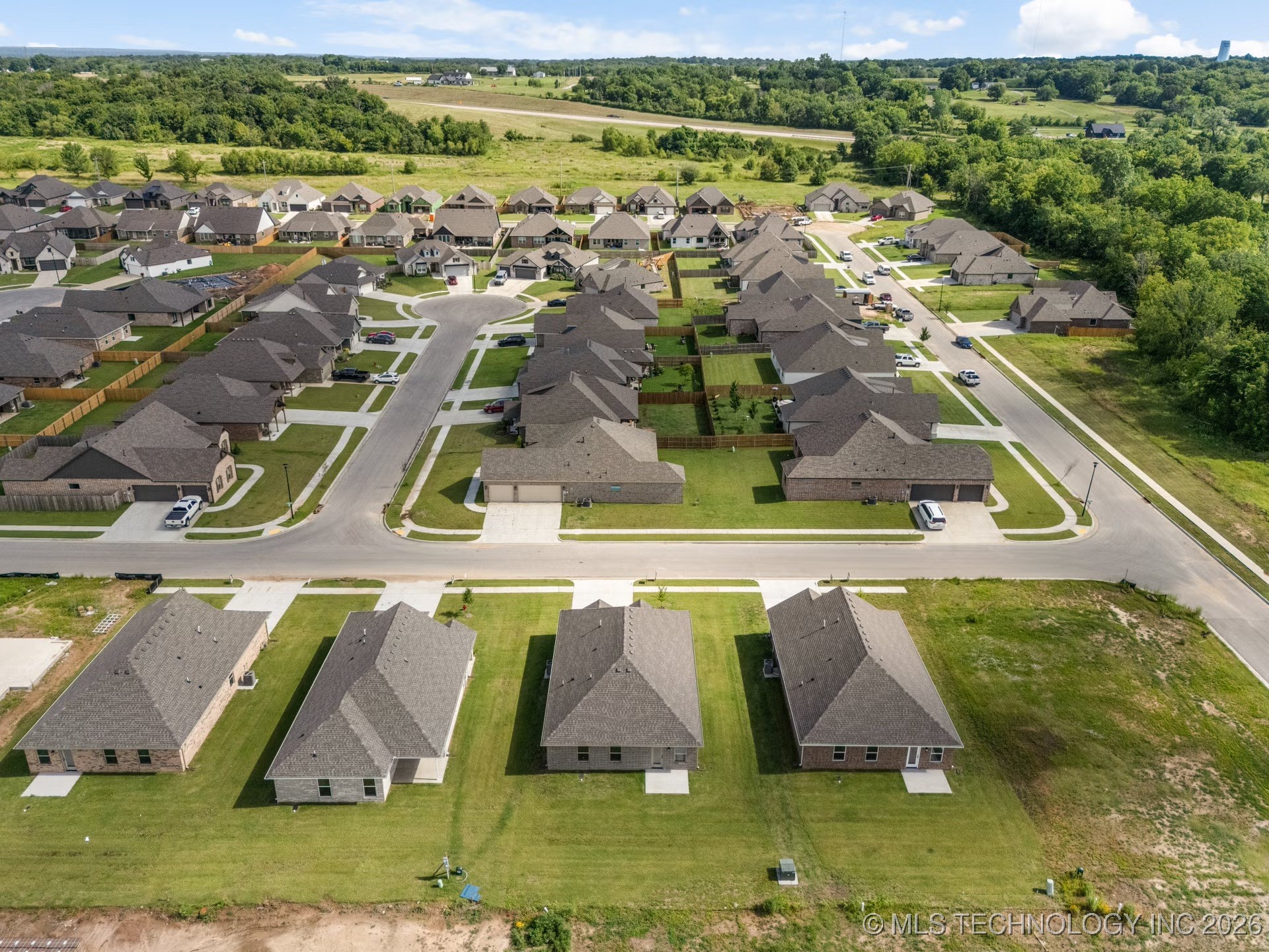 10807 S 274th East Avenue Property Photo 2