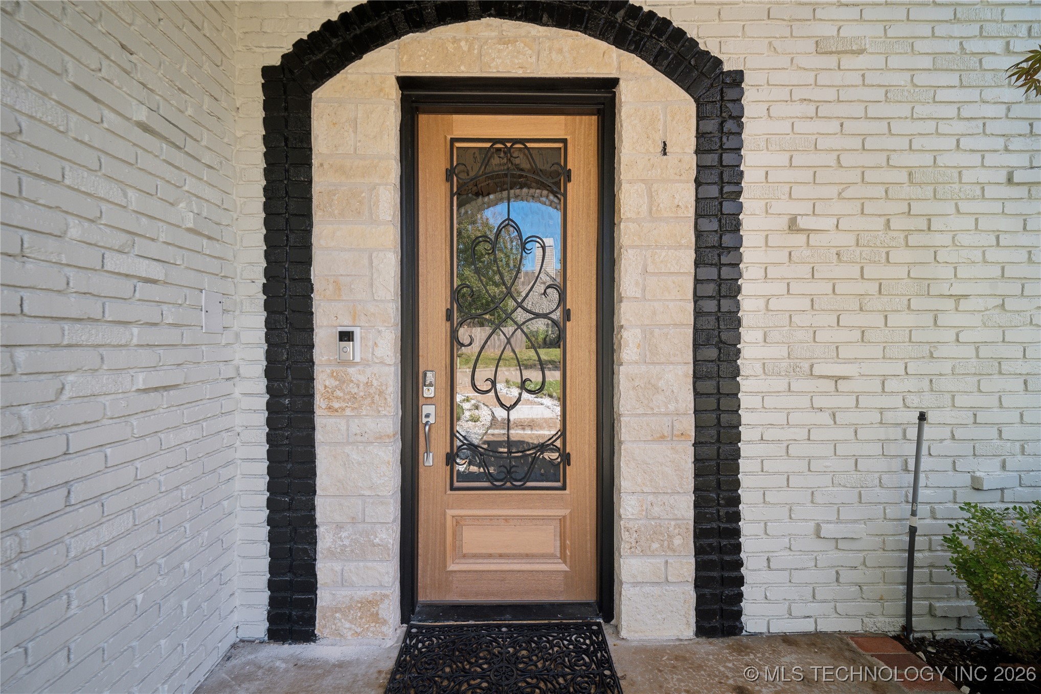 7951 S Hudson Place Property Photo 2