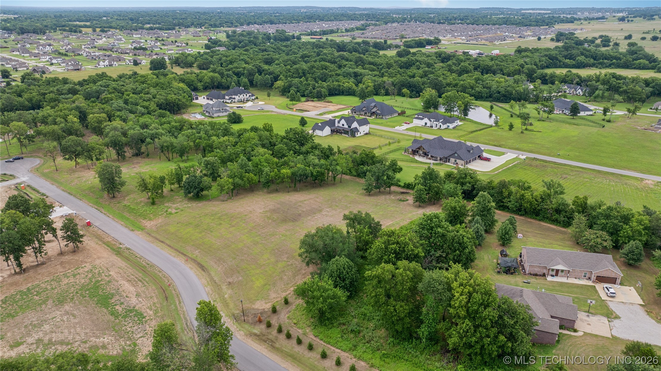10931 S 216th East Avenue Property Photo 11