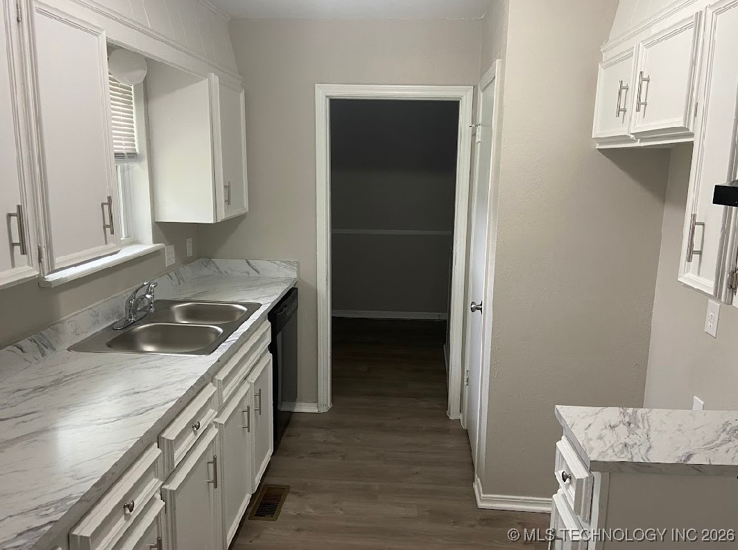 1824 S 119th East Avenue Property Photo 4