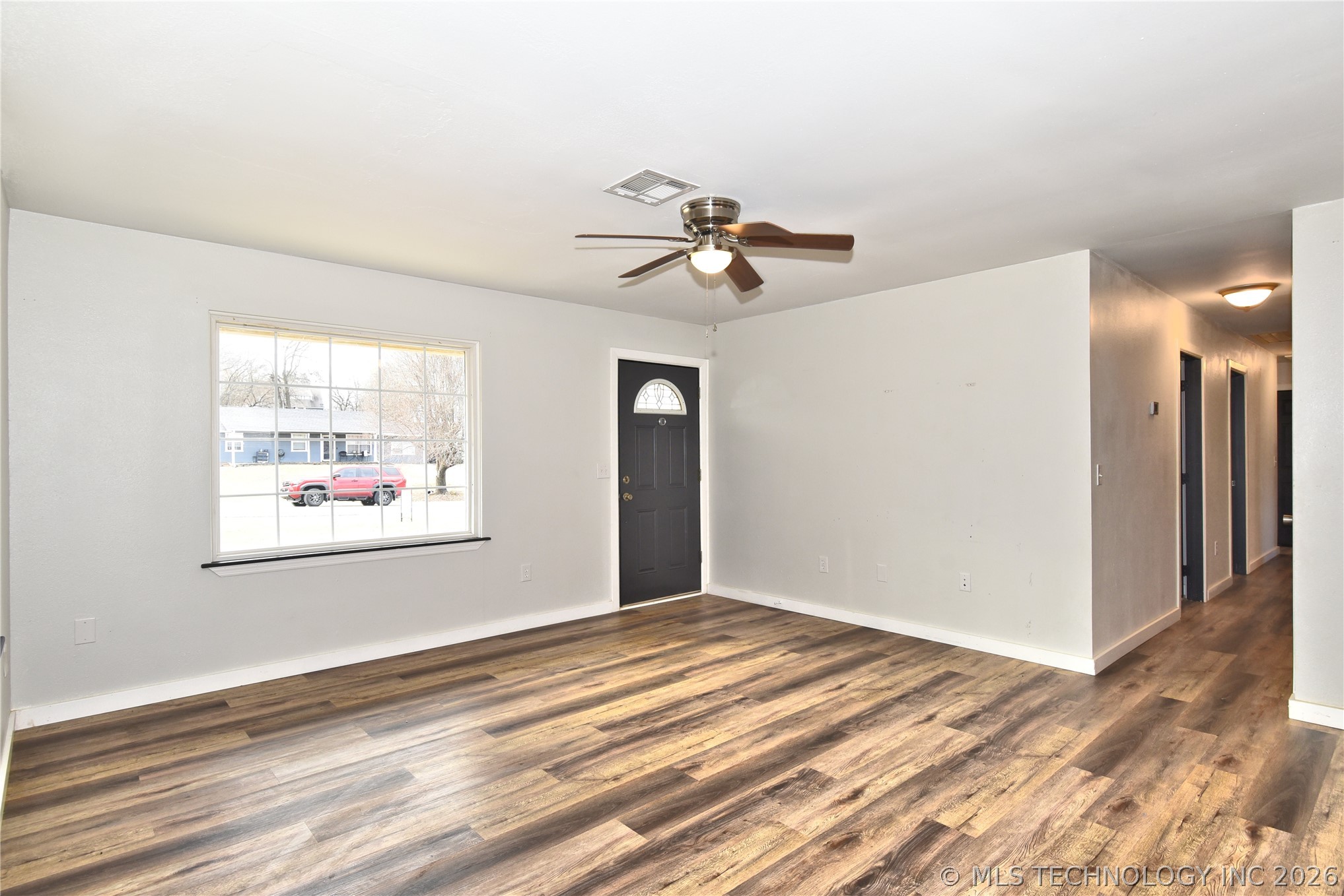 606 Straight Street Property Photo 7