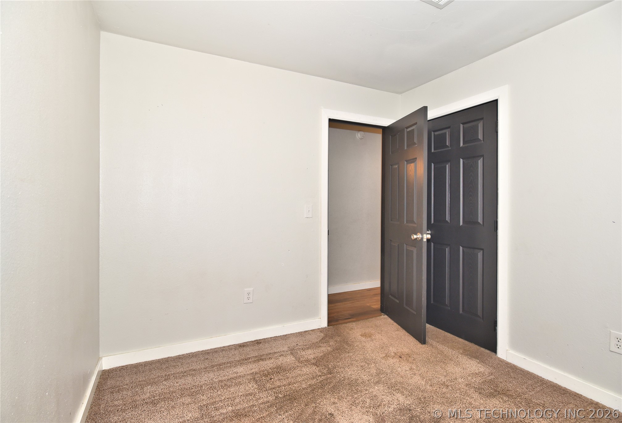 606 Straight Street Property Photo 16