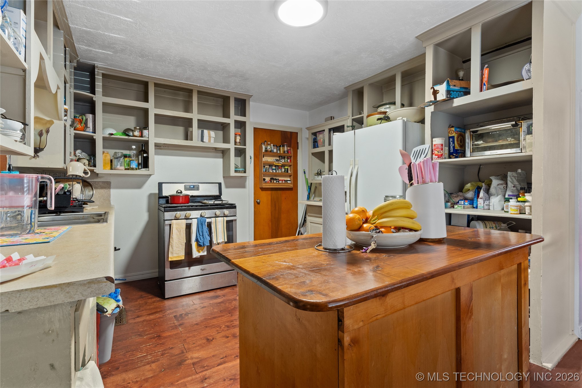 708 Ne A Street Property Photo 7