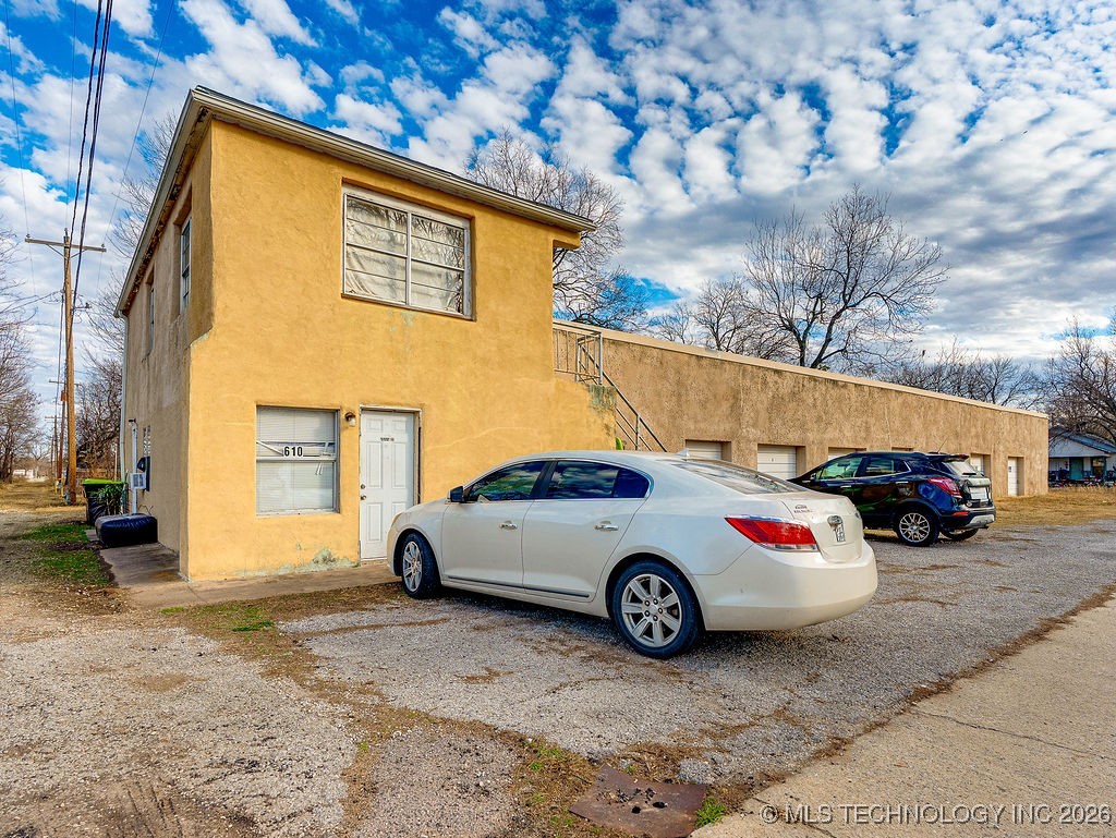 608 N Cherry Street Property Photo 3