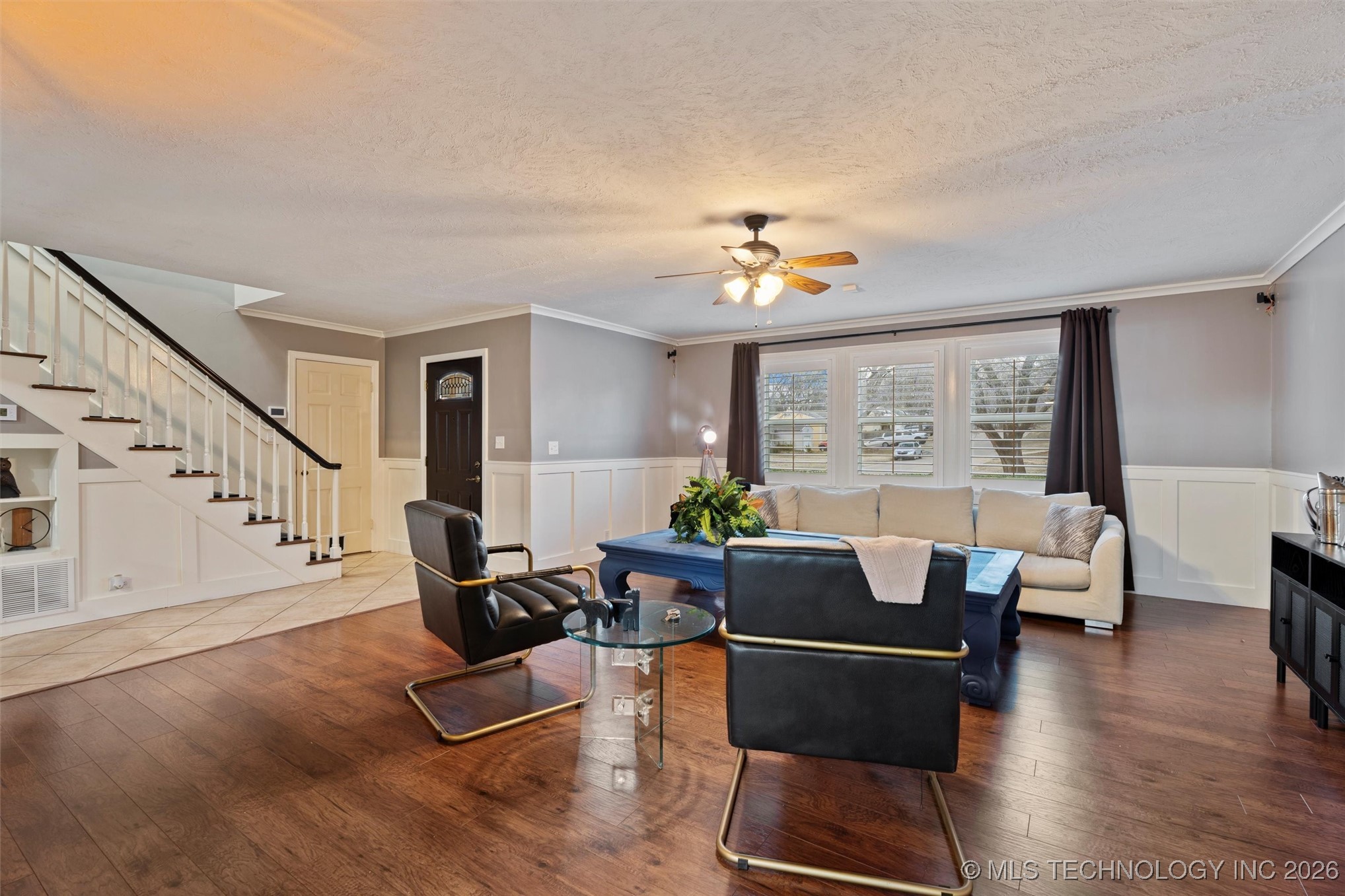 221 E 18th Street Property Photo 5