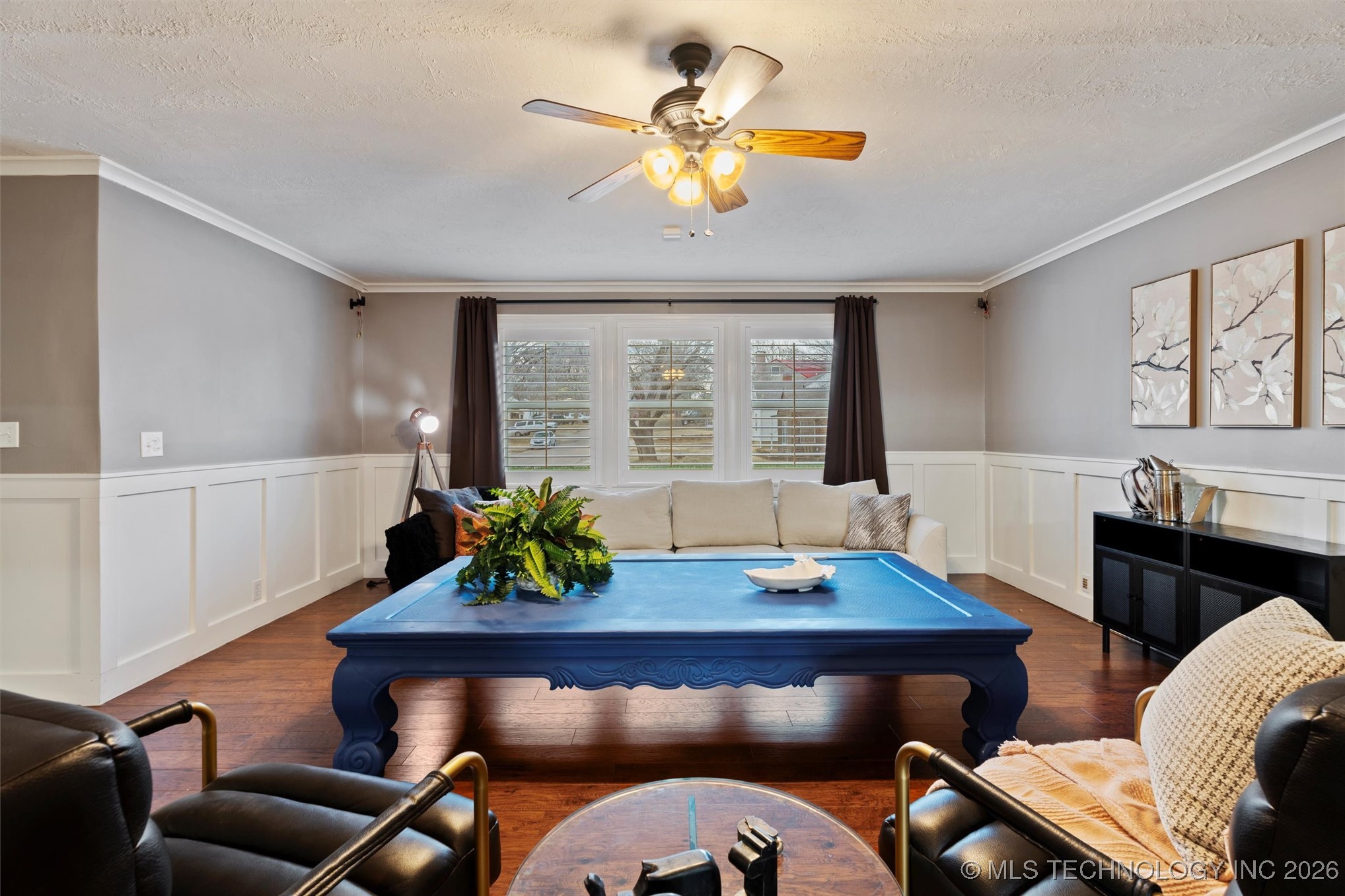 221 E 18th Street Property Photo 10