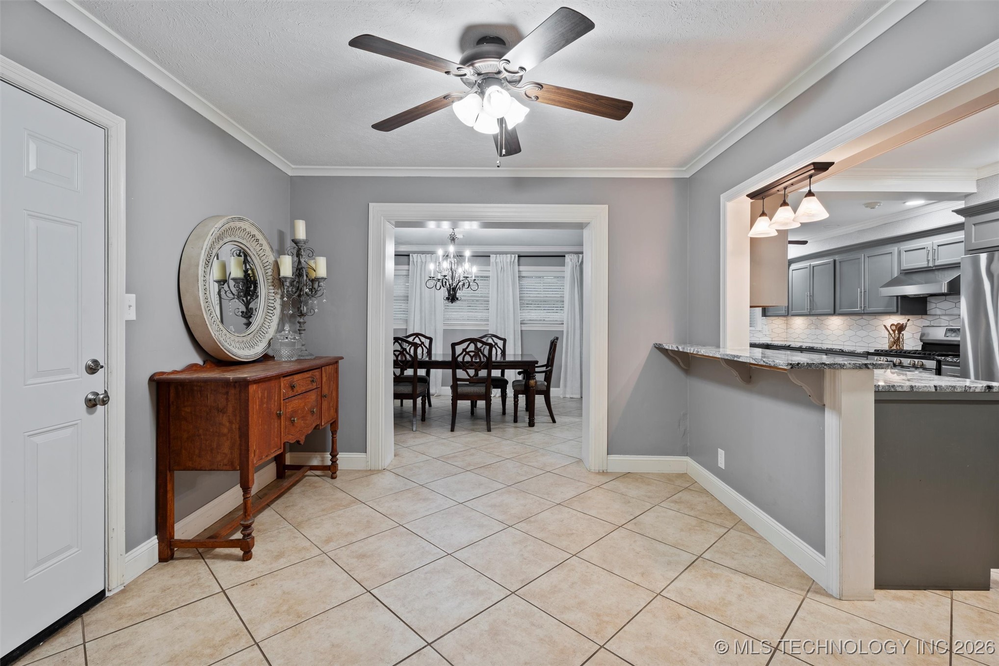 221 E 18th Street Property Photo 12