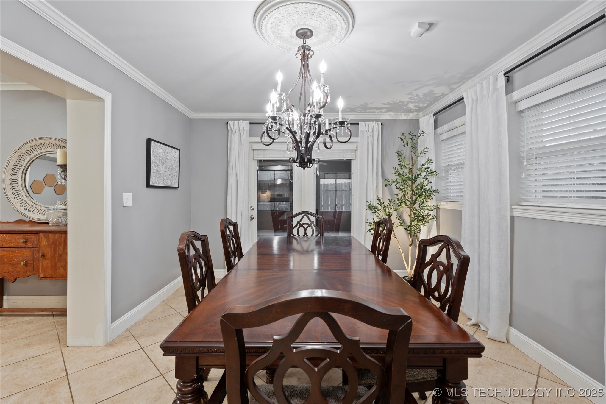 221 E 18th Street Property Photo 13