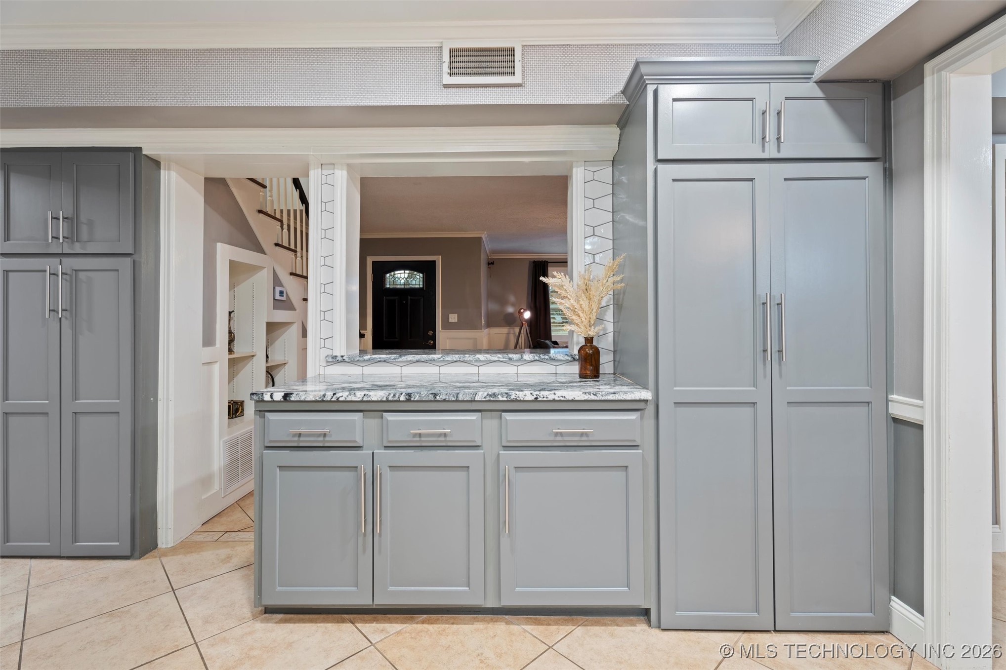 221 E 18th Street Property Photo 17