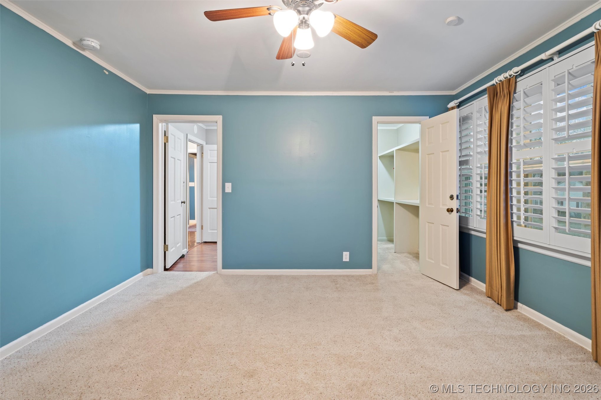 221 E 18th Street Property Photo 36