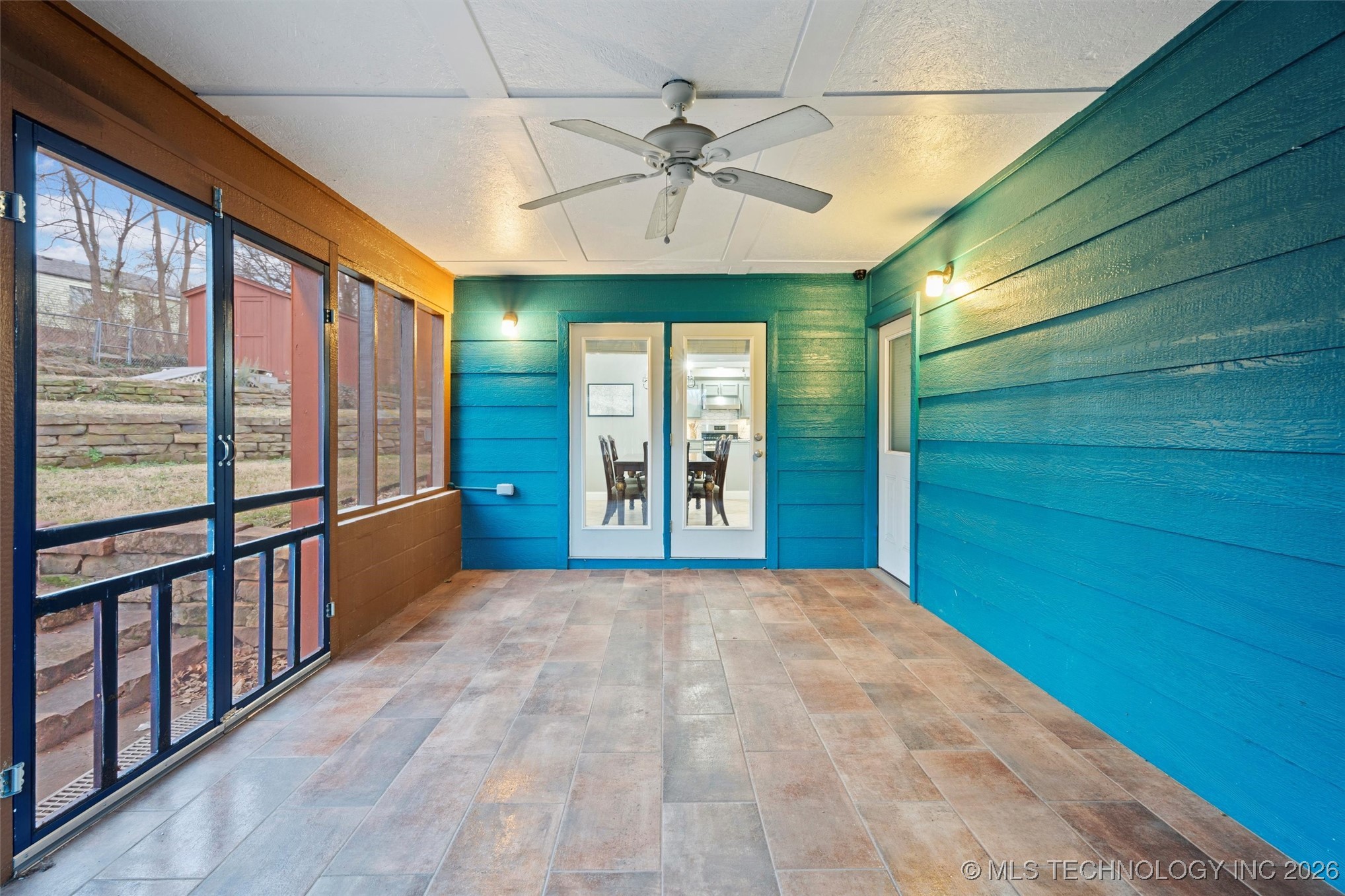 221 E 18th Street Property Photo 41