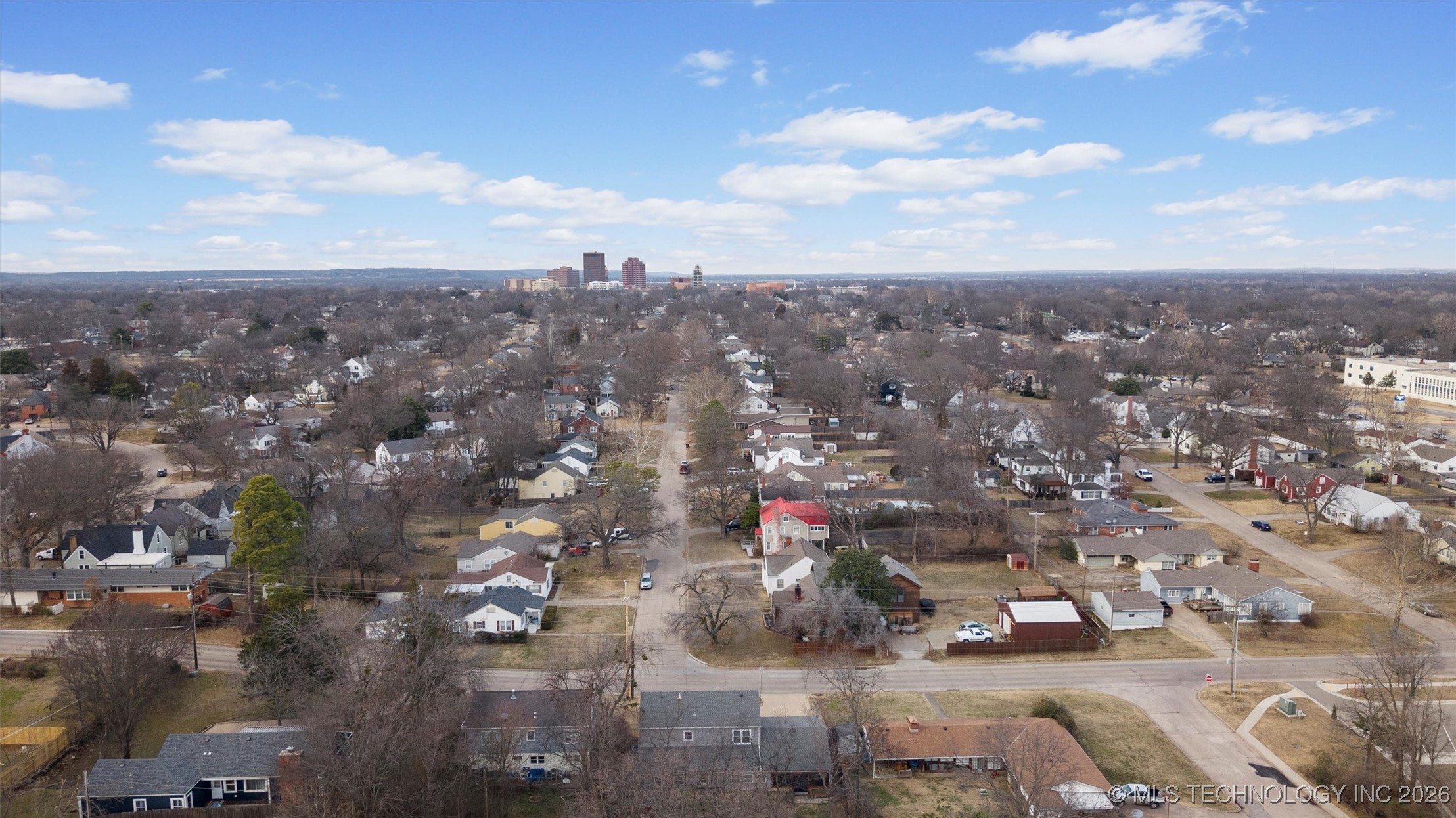 221 E 18th Street Property Photo 47