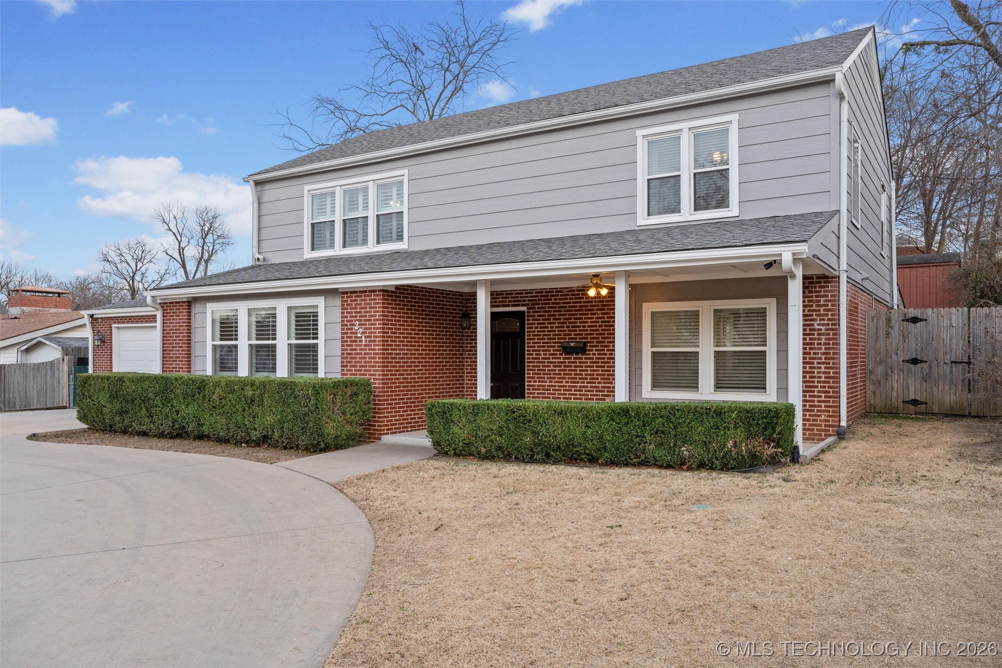 221 E 18th Street Property Photo 53