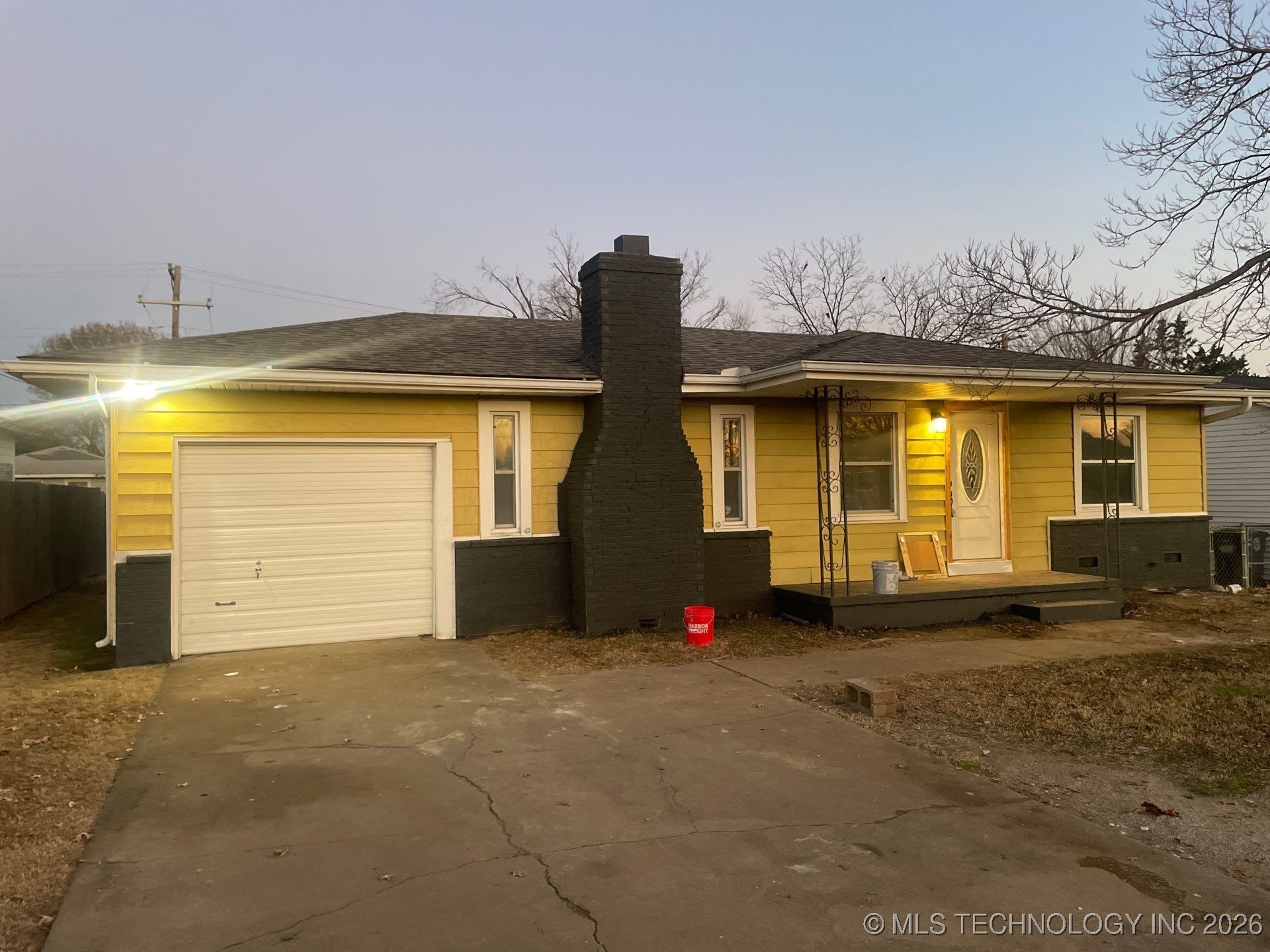 4813 N Wheeling Avenue Property Photo 1