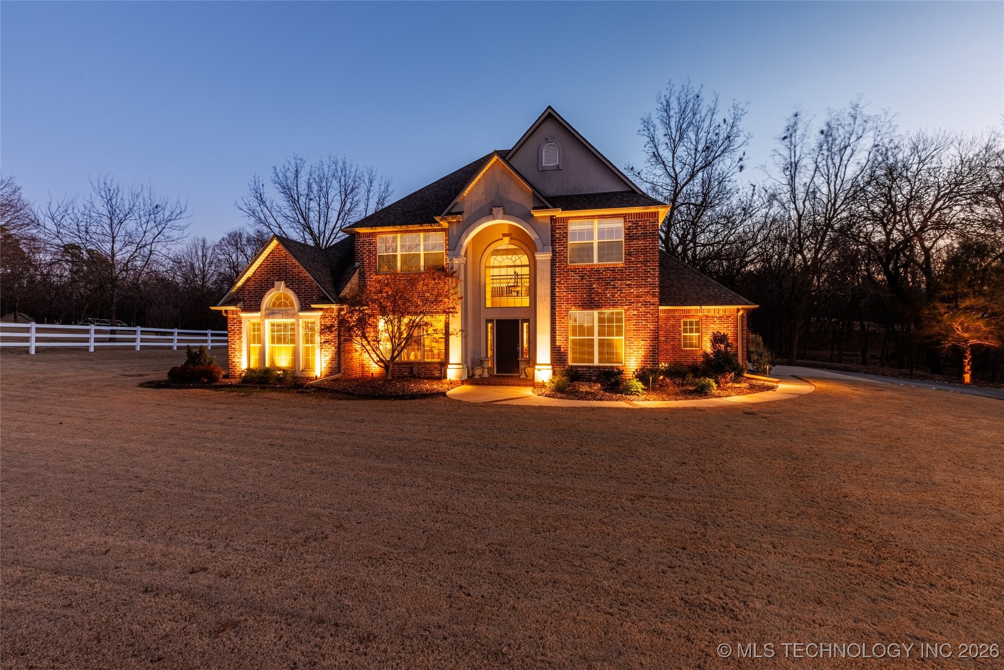 2325 W Lowry Road Property Photo 1