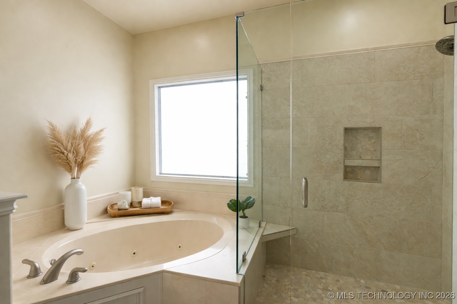 2325 W Lowry Road Property Photo 12