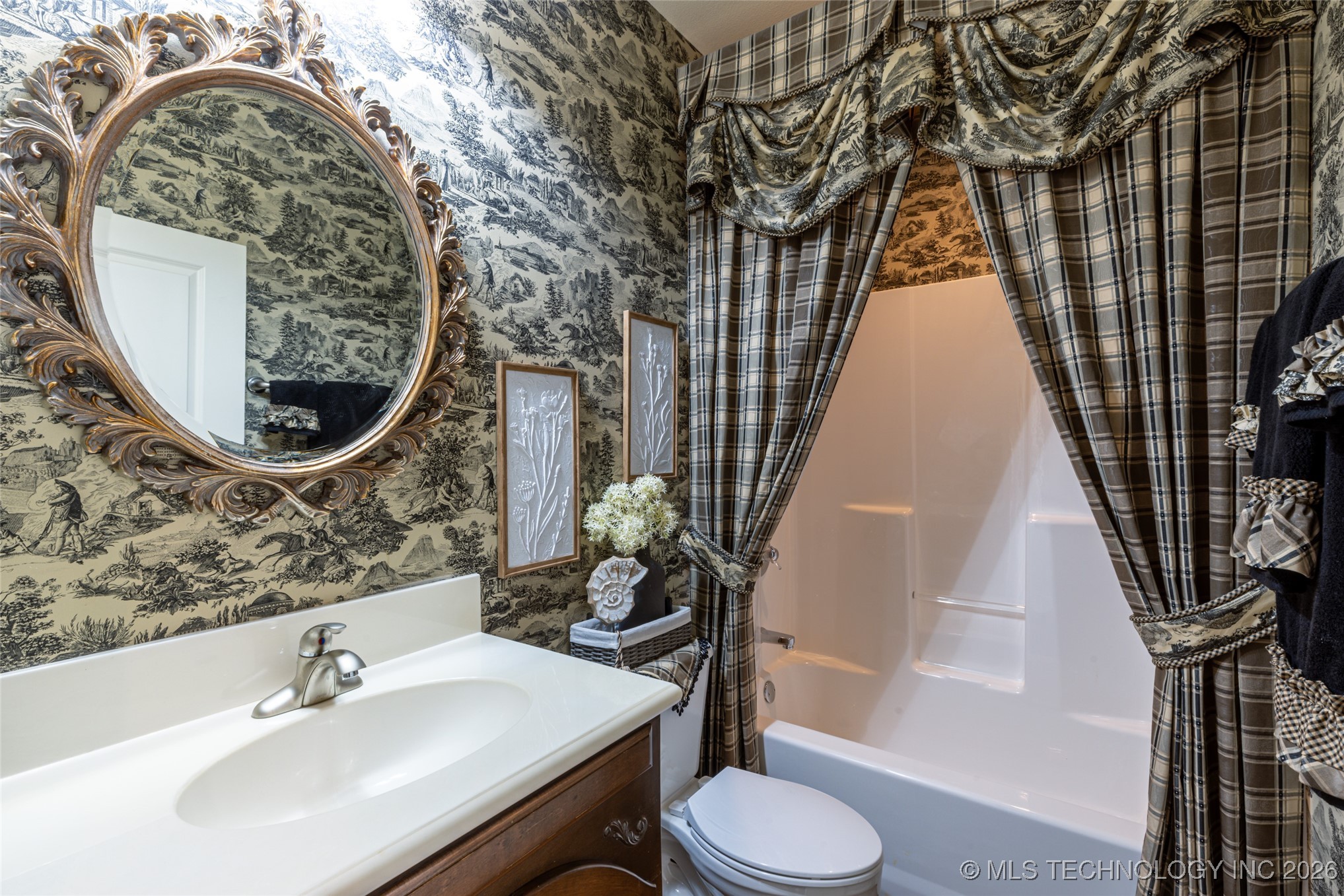 2325 W Lowry Road Property Photo 14