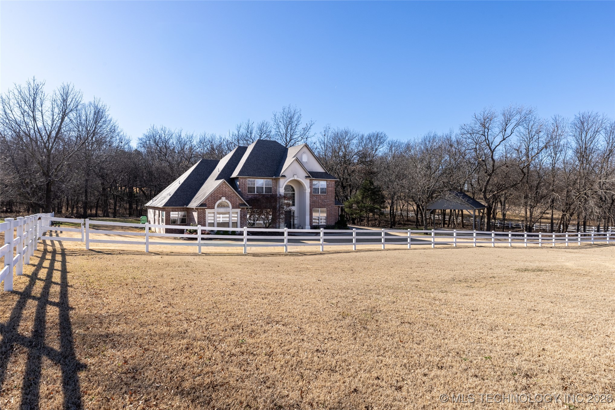 2325 W Lowry Road Property Photo 19